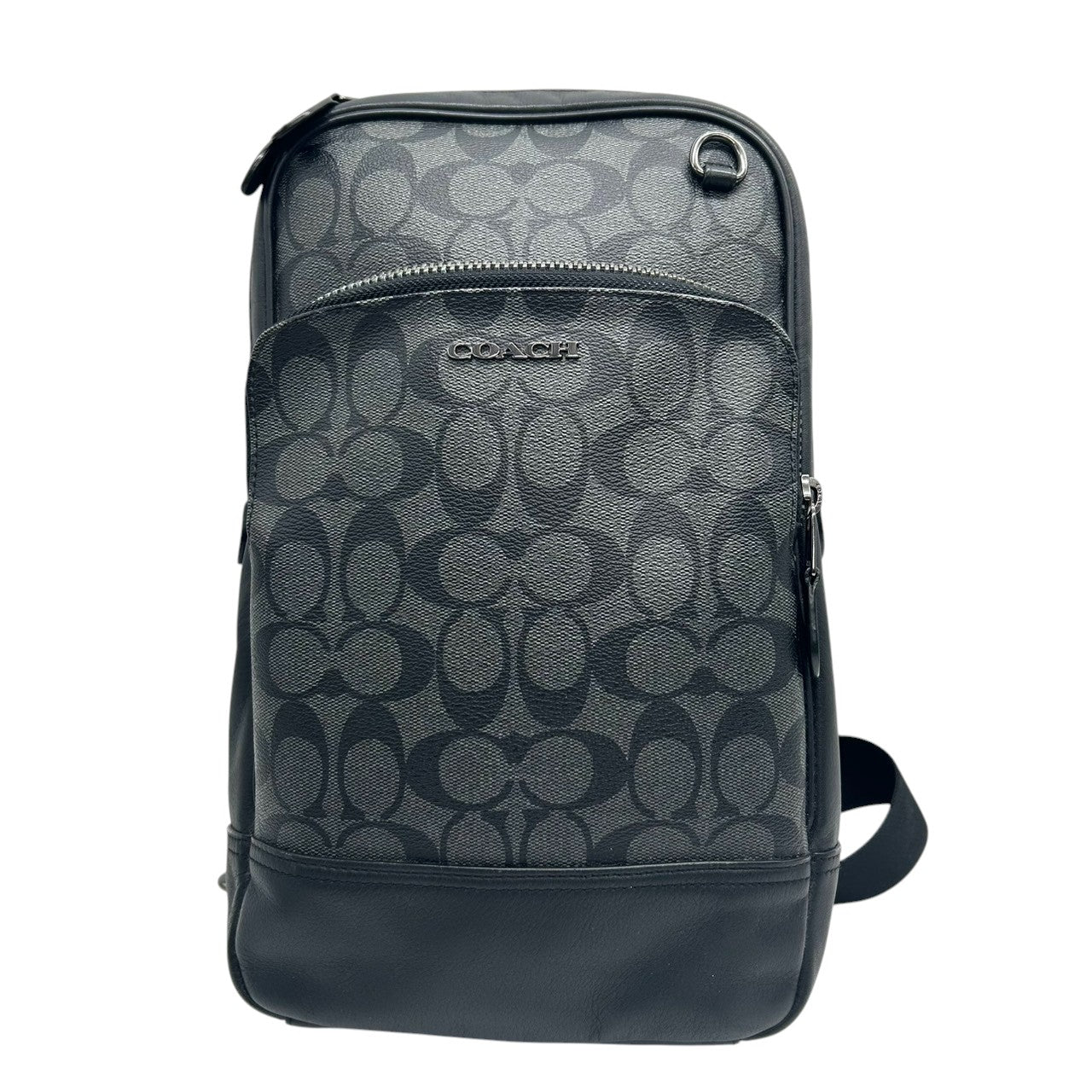【美品】コーチ ボディバッグ スリングバッグ シグネチャー PVC レザー ブラック グレー ワンショルダー 斜め掛け可 メンズ レディース ユニセックス コンパクト 軽量 旅行 アウトドア カジュアル スタイリッシュ COACH C2932 s18