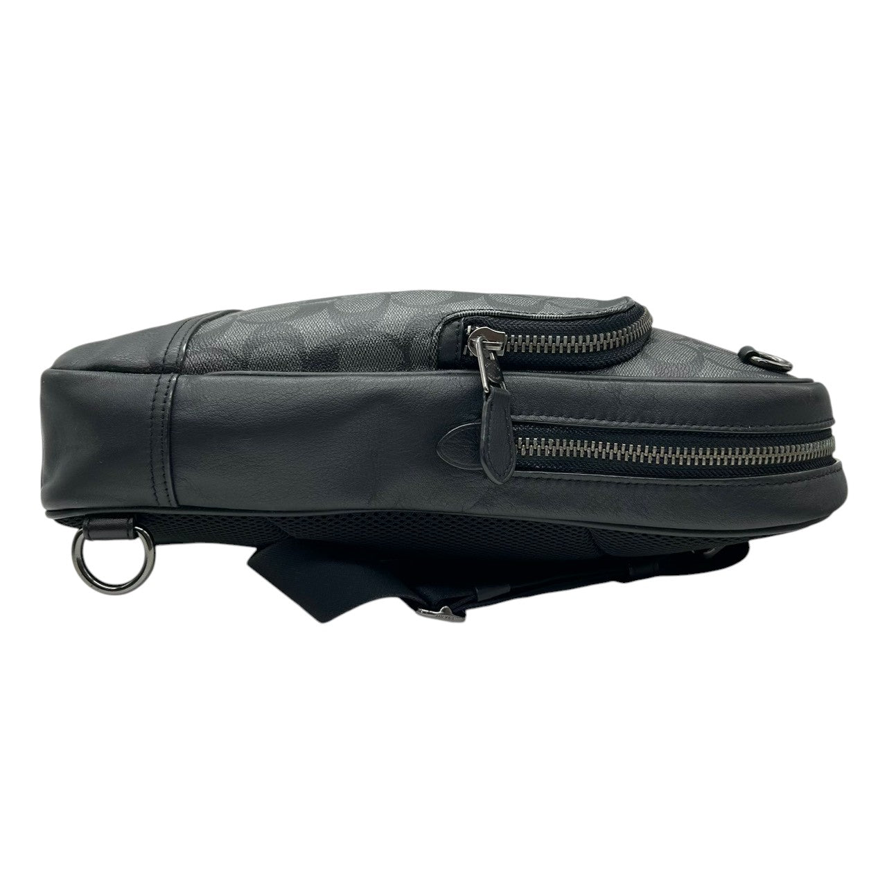 【美品】コーチ ボディバッグ スリングバッグ シグネチャー PVC レザー ブラック グレー ワンショルダー 斜め掛け可 メンズ レディース ユニセックス コンパクト 軽量 旅行 アウトドア カジュアル スタイリッシュ COACH C2932 s18