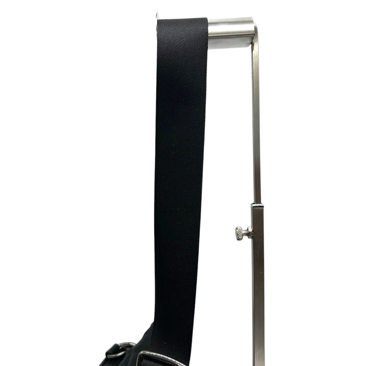 【美品】コーチ ボディバッグ スリングバッグ シグネチャー PVC レザー ブラック グレー ワンショルダー 斜め掛け可 メンズ レディース ユニセックス コンパクト 軽量 旅行 アウトドア カジュアル スタイリッシュ COACH C2932 s18