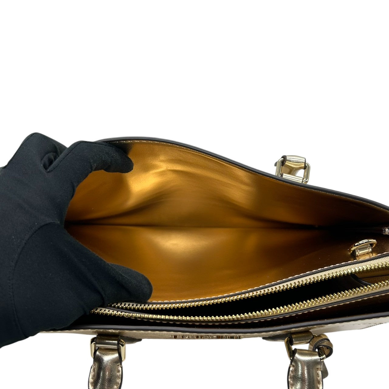 【美品】マイケルコース 2WAY ハンドバッグ ショルダーバッグ ゴールド PVC 型押しレザー エレガント MKロゴチャーム レディース 斜め掛け可 自立可 MICHAEL KORS 通勤通学 パーティバッグ ゴージャス サッチェル s34