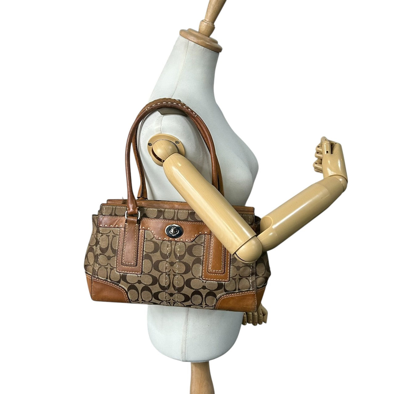 コーチ ハンプトンズ シグネチャー キャリーオール トートバッグ ハンドバッグ K0771-11589 キャンバス レザー ブラウン A4収納可 ターンロック レディース 通勤通学 ビジネス ワンショルダー 自立可 クラシック 定番人気モデル s39