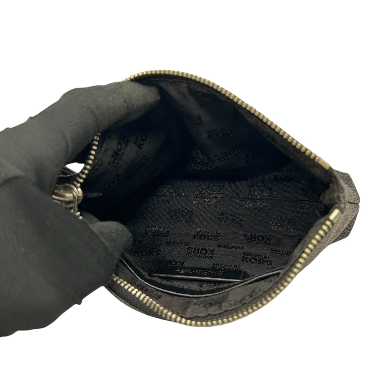 【未使用級／美品】マイケルコース シグネチャー ポーチ ブラック PVC MKロゴプレート 化粧ポーチ コスメポーチ 小物入れ トラベルポーチ 総柄 レディース MICHAEL KORS エレガント スタイリッシュ トップジップ w2