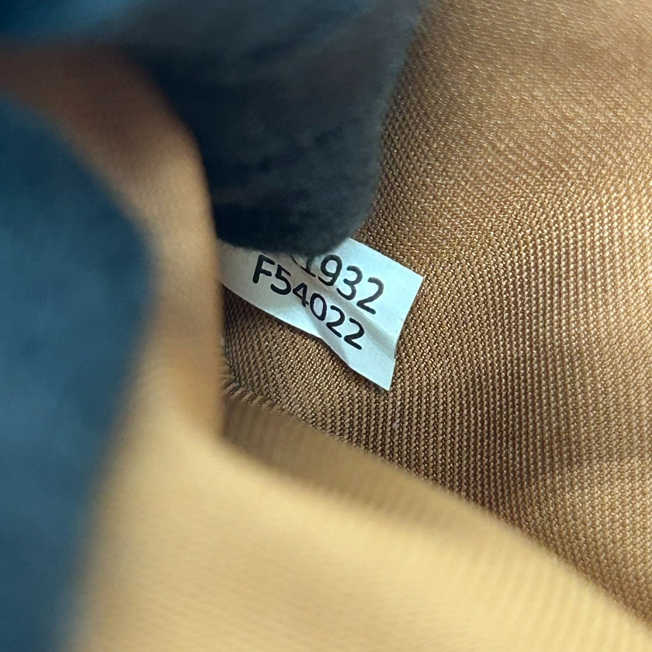 【美品】コーチ 長財布 フラップウォレット シグネチャー PVC レザー ブラウン ホワイト レディース COACH Cロゴ エレガント フェミニン 大容量 カード収納豊富 スナップボタン開閉 クラシック バイカラーデザイン w2