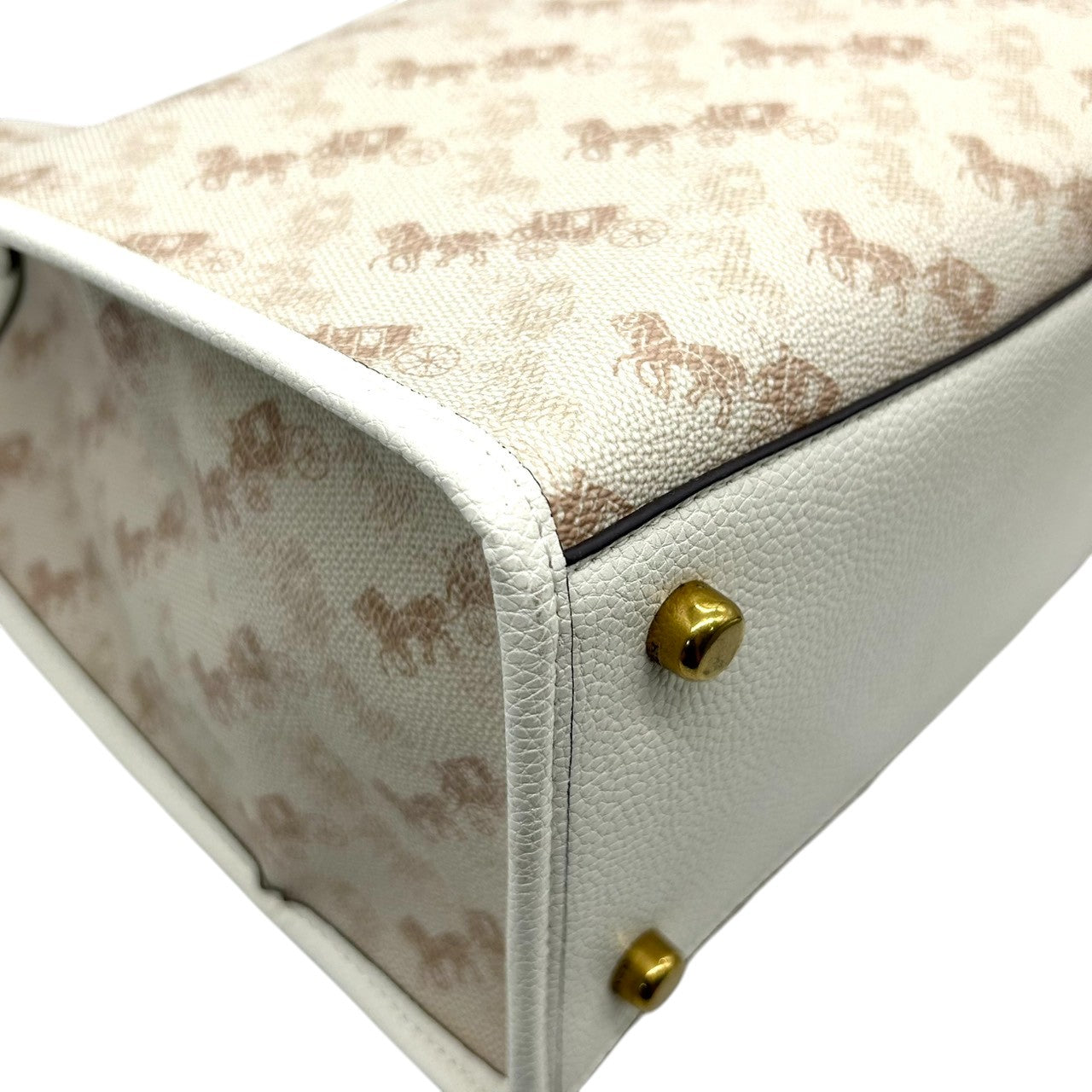 【極美品／未使用級】コーチ フィールドトート 30 2WAY ショルダーバッグ 89148 ホースアンドキャリッジ 馬車柄 PVC レザー ホワイト A4可 レディース 斜め掛け可 自立可 COACH トートバッグ s61