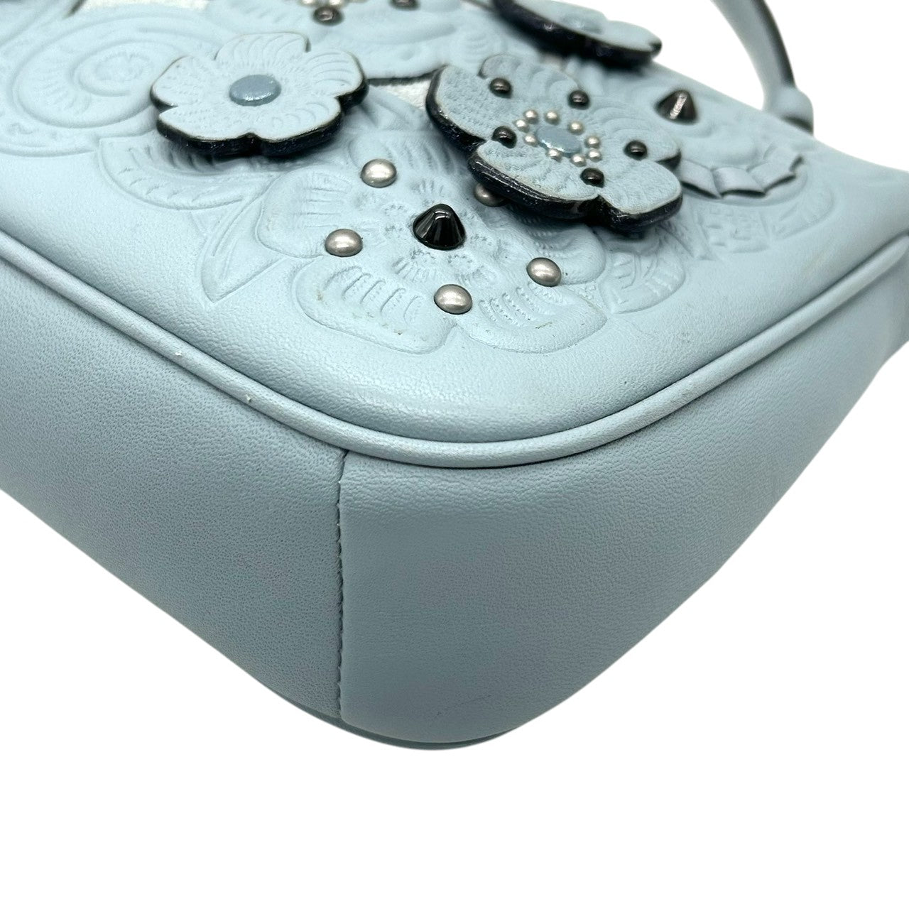 【美品】コーチ ティーローズ フローラル ハンドバッグ 12055 レザー スウェード ライトブルー アクセサリーポーチ リストレット レディース COACH 花柄 エンボス スタッズ グリッター ミニバッグ パーティバッグ s12