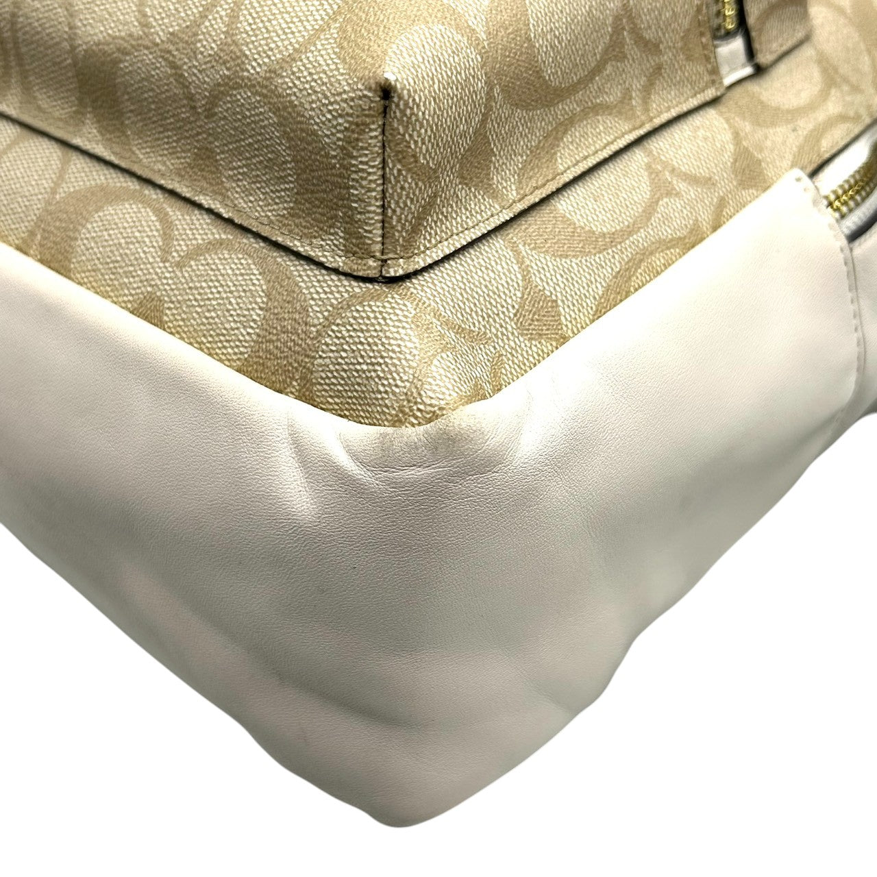 【ハンドル訳あり】コーチ シグネチャー ミディアム チャーリー バックパック F32200 リュック PVC レザー ベージュ ホワイト レディース COACH クラシックデザイン コンパクト デイパック 通勤通学 s6