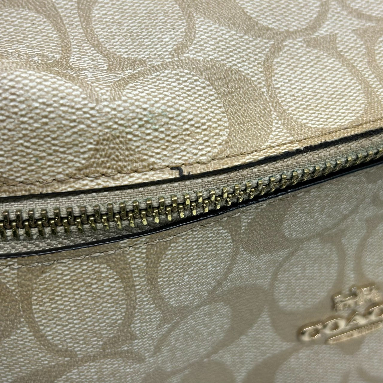 【ハンドル訳あり】コーチ シグネチャー ミディアム チャーリー バックパック F32200 リュック PVC レザー ベージュ ホワイト レディース COACH クラシックデザイン コンパクト デイパック 通勤通学 s6