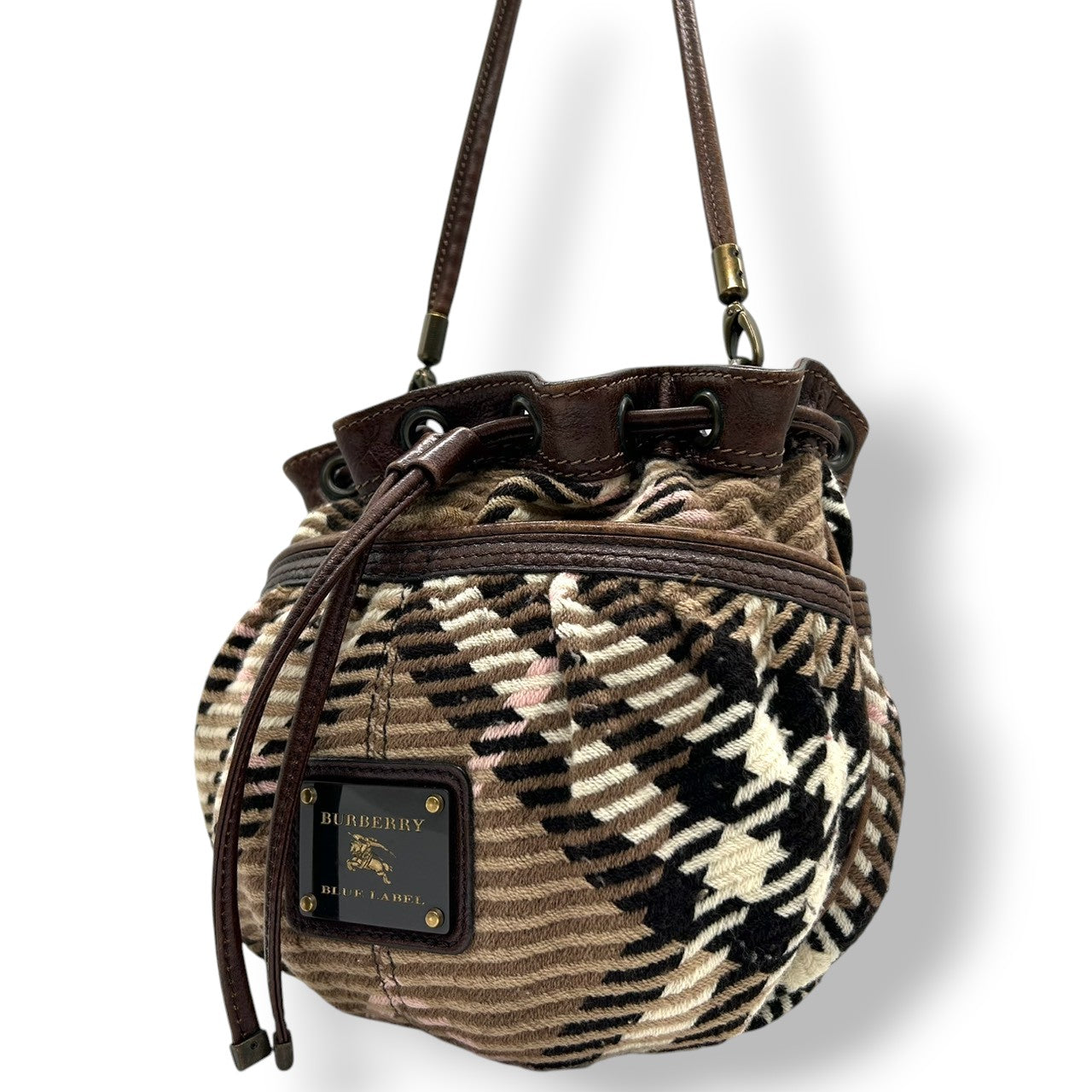 バーバリーブルーレーベル 巾着型 ショルダーバッグ ノバチェック ウール レザー ブラウン レディース BURBERRY BLUE LABEL 斜め掛け ポシェット ミニバッグ ドローストリング クラシックデザイン 人気モデル E10