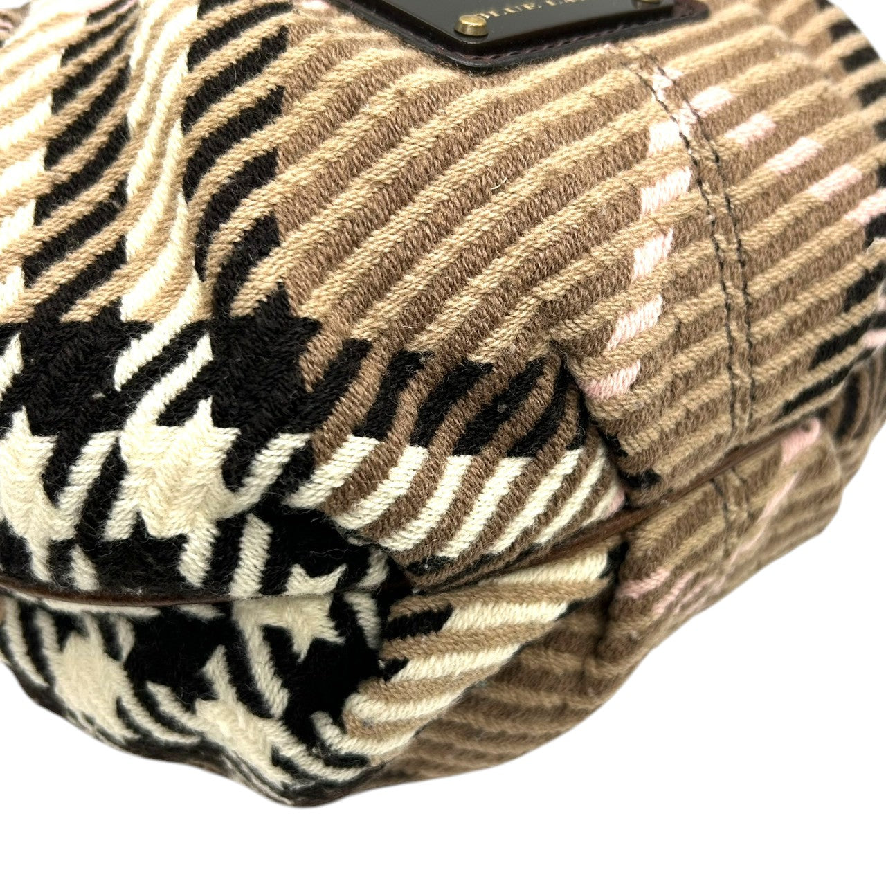 バーバリーブルーレーベル 巾着型 ショルダーバッグ ノバチェック ウール レザー ブラウン レディース BURBERRY BLUE LABEL 斜め掛け ポシェット ミニバッグ ドローストリング クラシックデザイン 人気モデル E10