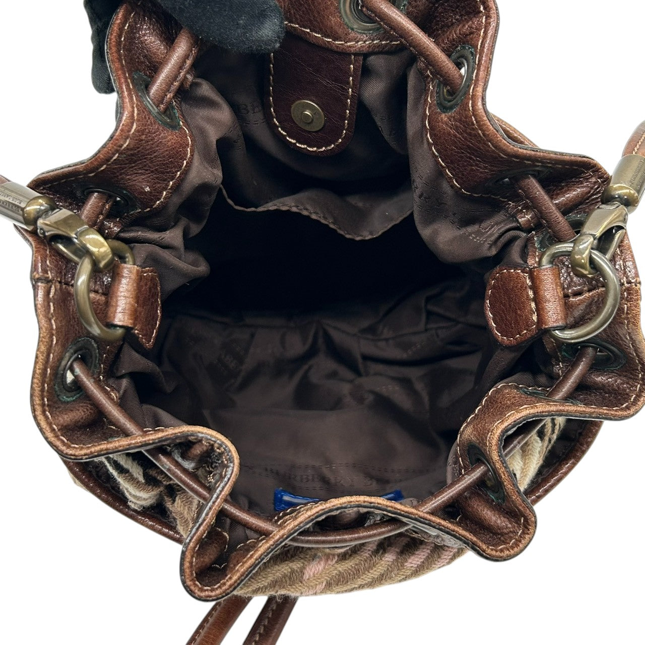 バーバリーブルーレーベル 巾着型 ショルダーバッグ ノバチェック ウール レザー ブラウン レディース BURBERRY BLUE LABEL 斜め掛け ポシェット ミニバッグ ドローストリング クラシックデザイン 人気モデル E10