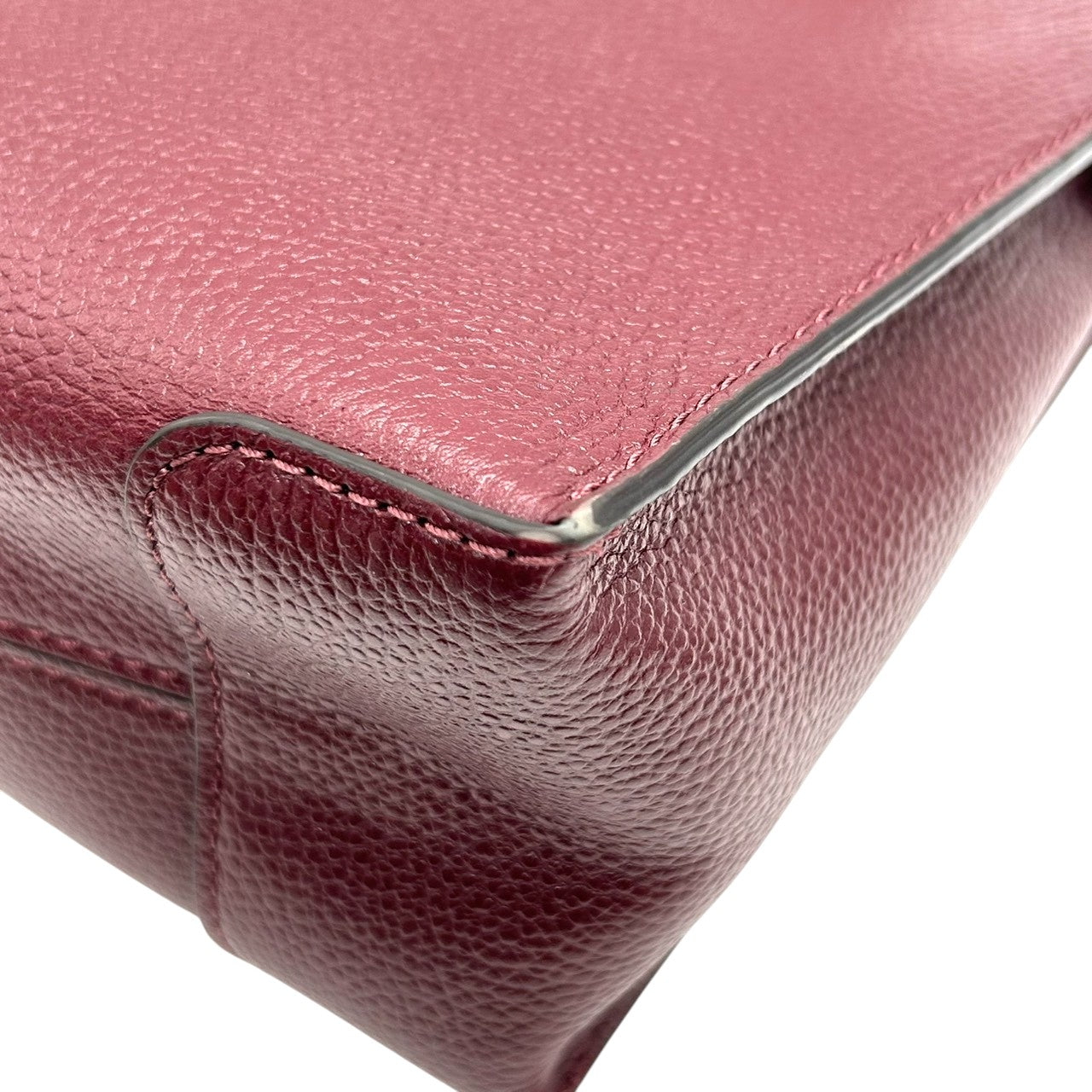 【極美品／未使用級】マイケルコース 2WAY ハンドバッグ ショルダーバッグ レザー ボルドー レッド系 レディース MKチャーム 斜め掛け可 自立可 MICHAEL KORS サッチェルバッグ エレガント コンパクト E10