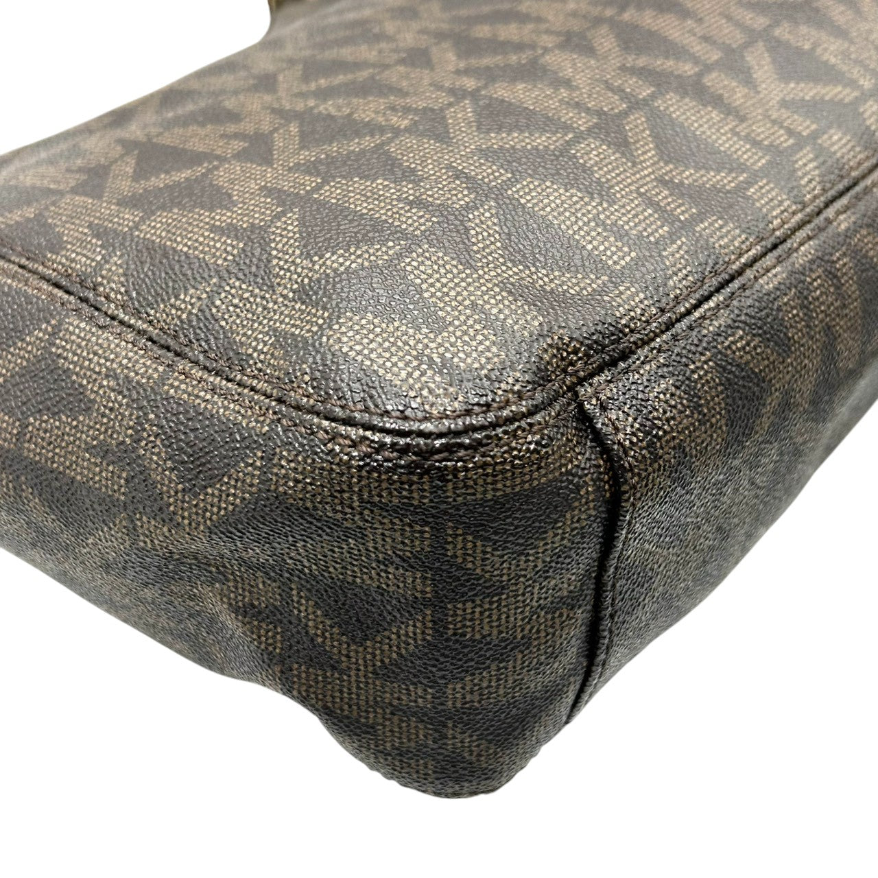 マイケルコース シグネチャー ワンショルダーバッグ PVC レザー ブラウン ゴールドチェーン MKチャーム 肩掛け レディース MICHAEL KORS ホーボーバッグ エレガント 通勤通学 フェミニン 人気モデル E10