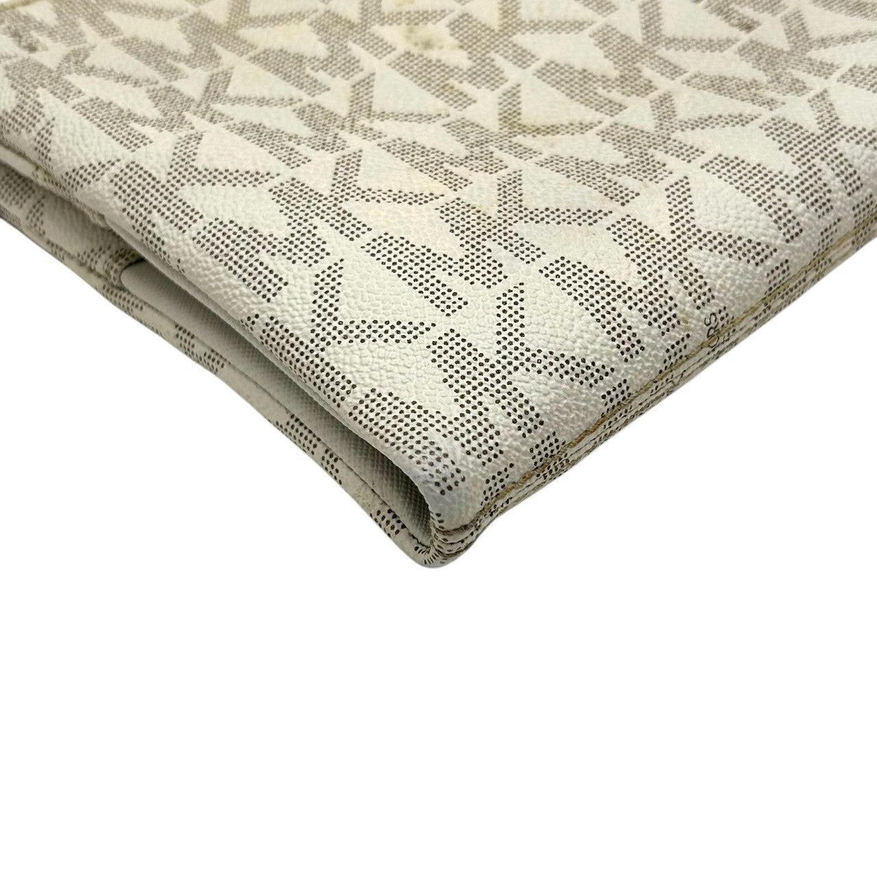 マイケルコース JET SET ITEM ショルダーバッグ シグネチャー PVC レザー ホワイト系 レディース 斜め掛け可 クロスボディ ポシェット ミニバッグ MICHAEL KORS ジェットセットアイテム 定番人気モデル E10