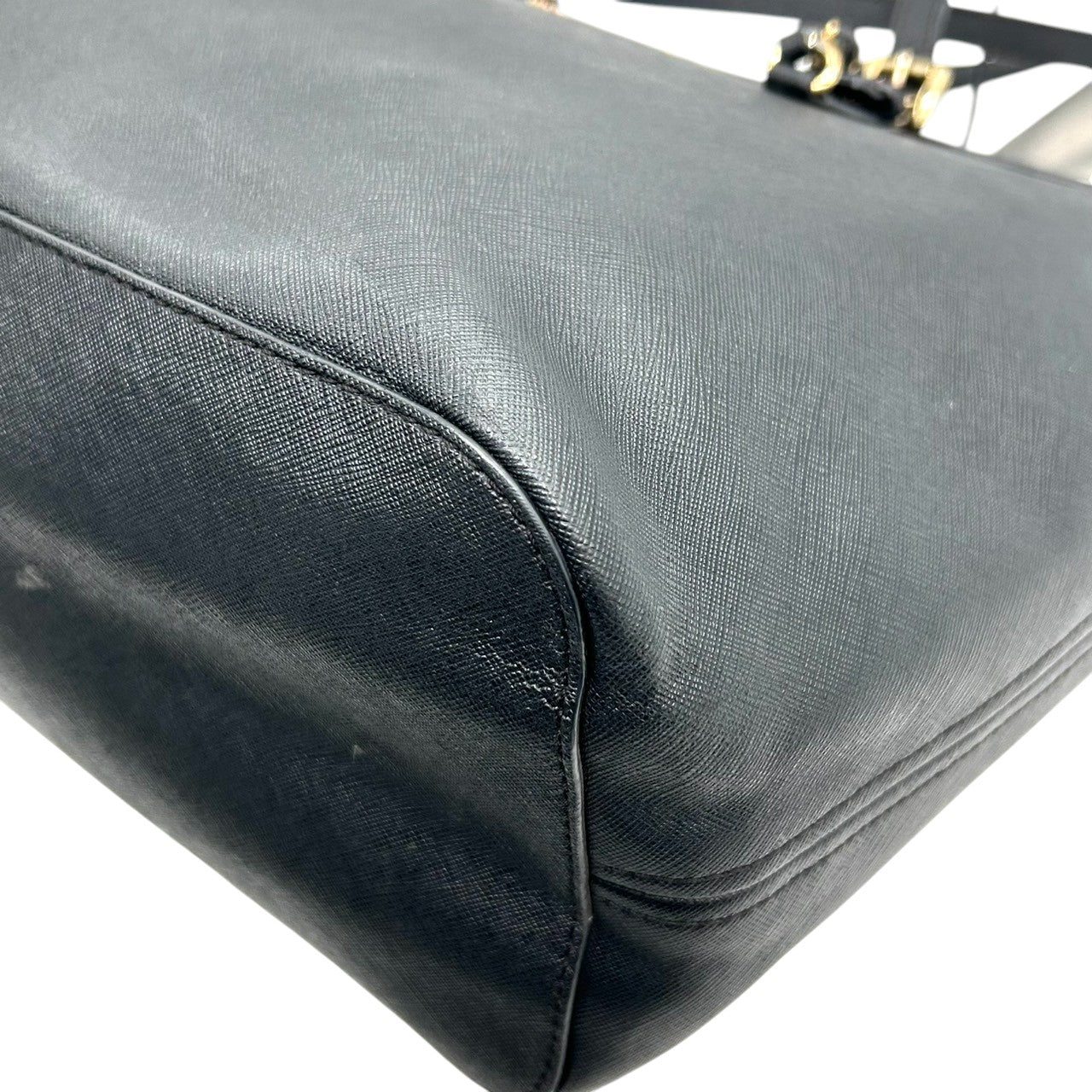 マイケルコース JET SET ITEM トートバッグ A4収納可 肩掛け PVCレザー ブラック レディース MICHAEL KORS ジェットセットアイテム 通勤通学 ビジネス 大容量 MKチャーム ゴールド金具 自立可 s12