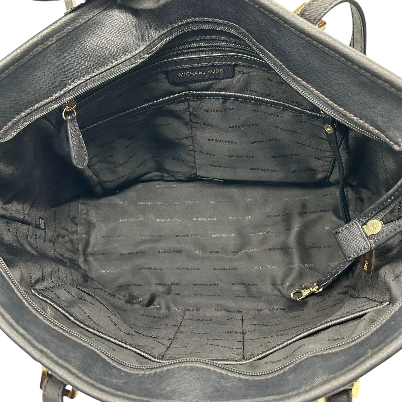 マイケルコース JET SET ITEM トートバッグ A4収納可 肩掛け PVCレザー ブラック レディース MICHAEL KORS ジェットセットアイテム 通勤通学 ビジネス 大容量 MKチャーム ゴールド金具 自立可 s12