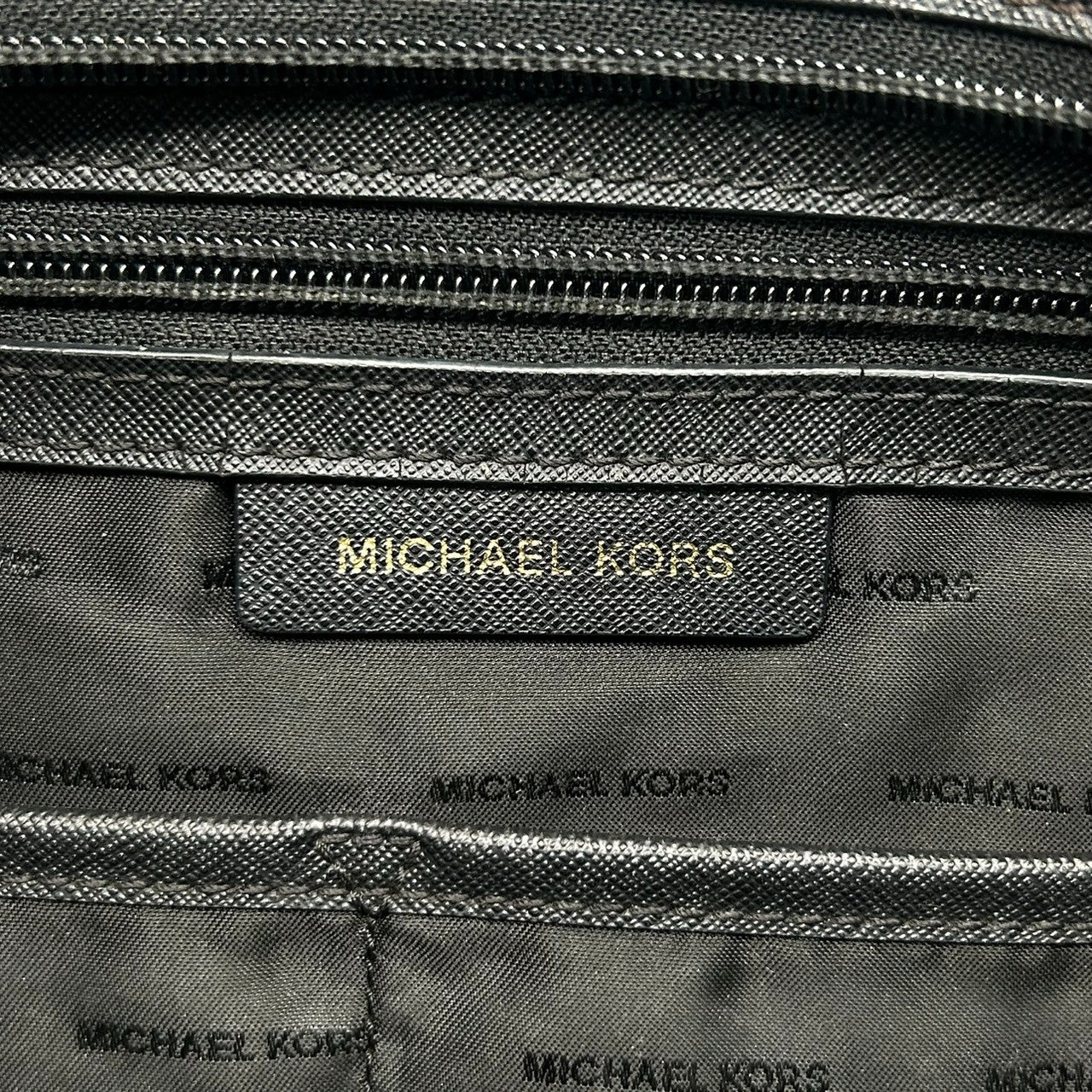 マイケルコース JET SET ITEM トートバッグ A4収納可 肩掛け PVCレザー ブラック レディース MICHAEL KORS ジェットセットアイテム 通勤通学 ビジネス 大容量 MKチャーム ゴールド金具 自立可 s12