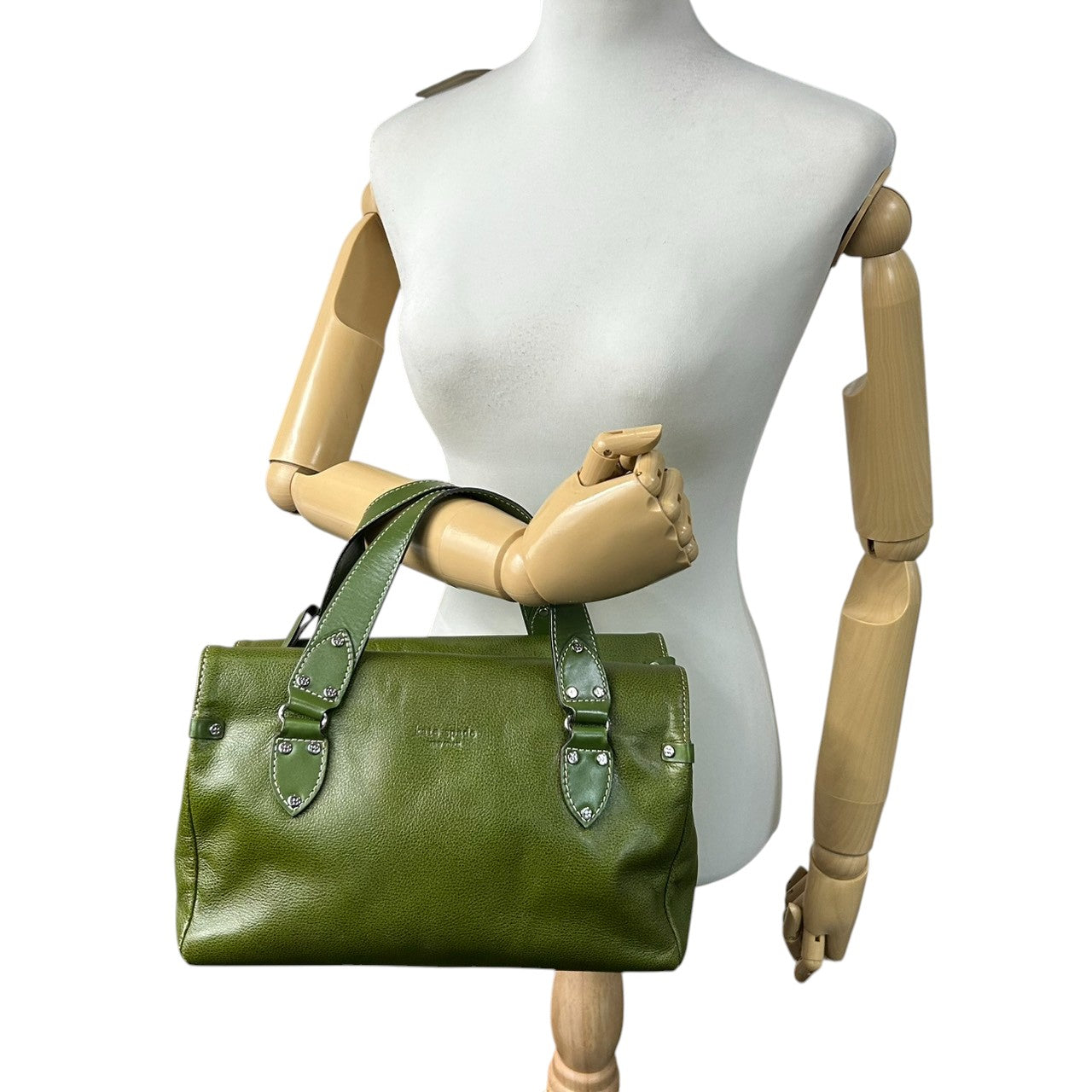 【美品】ケイトスペード レザー ハンドバッグ ミニボストンバッグ グリーン系 ラインストーン レディース kate spade new york エレガント クラシック シボ革 本革 肩掛け 自立可 上品なデザイン s84