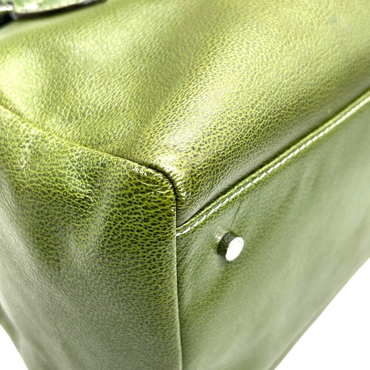 【美品】ケイトスペード レザー ハンドバッグ ミニボストンバッグ グリーン系 ラインストーン レディース kate spade new york エレガント クラシック シボ革 本革 肩掛け 自立可 上品なデザイン s84