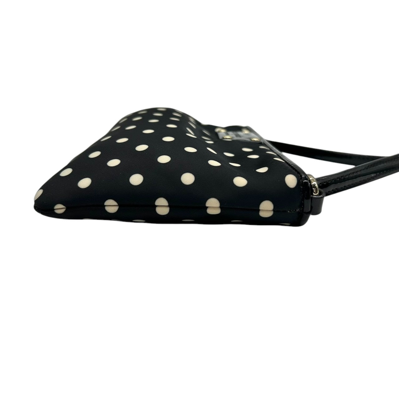 【美品】ケイトスペード ドット柄 ショルダーバッグ ナイロン パテントレザー ブラック ホワイト レディース kate spade new york ポシェット 斜め掛け可 ロゴプレート ミニバッグ フェミニンデザイン U6