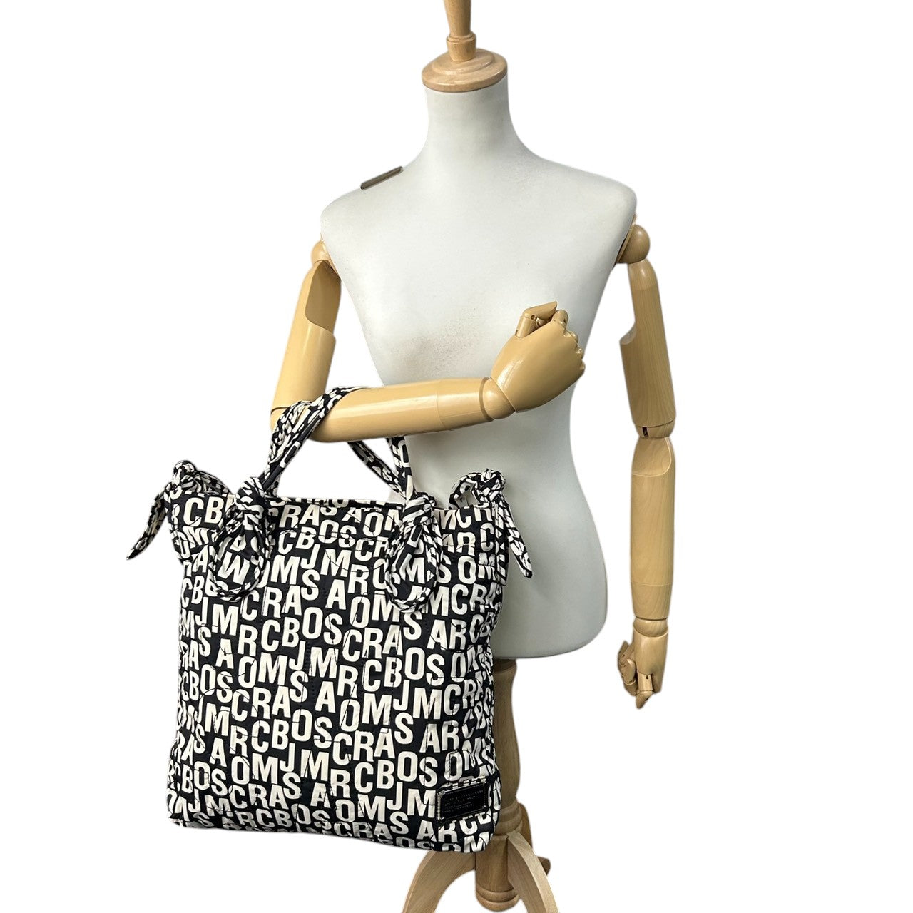 【美品／ポーチ付】マークバイマークジェイコブス 2WAY トートバッグ ナイロン ロゴ総柄 A4可 大容量 マザーズバッグ レディース MARC BY MARC JACOBS STANDARD SUPPLY ショルダーバッグ 軽量 U5