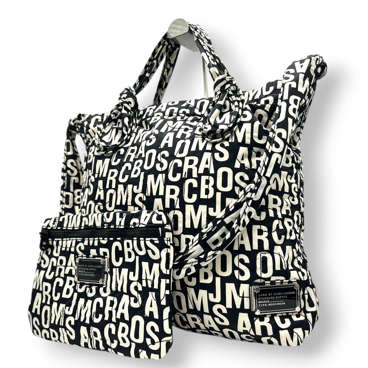 【美品／ポーチ付】マークバイマークジェイコブス 2WAY トートバッグ ナイロン ロゴ総柄 A4可 大容量 マザーズバッグ レディース MARC BY MARC JACOBS STANDARD SUPPLY ショルダーバッグ 軽量 U5