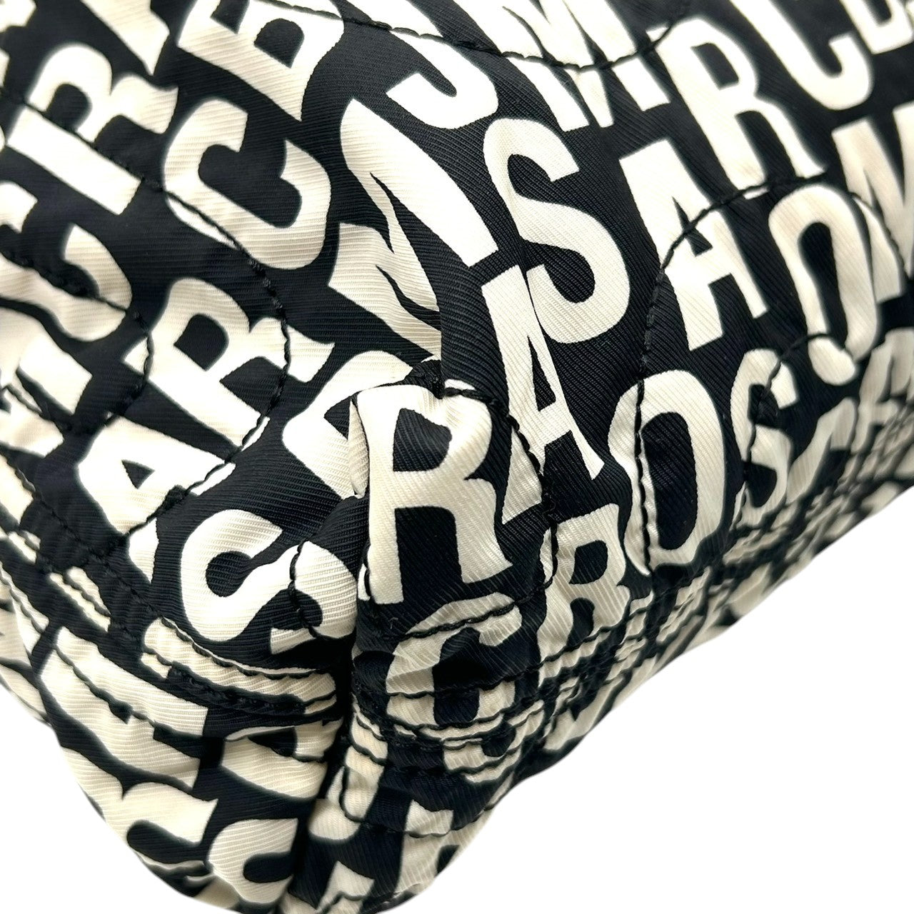 【美品／ポーチ付】マークバイマークジェイコブス 2WAY トートバッグ ナイロン ロゴ総柄 A4可 大容量 マザーズバッグ レディース MARC BY MARC JACOBS STANDARD SUPPLY ショルダーバッグ 軽量 U5