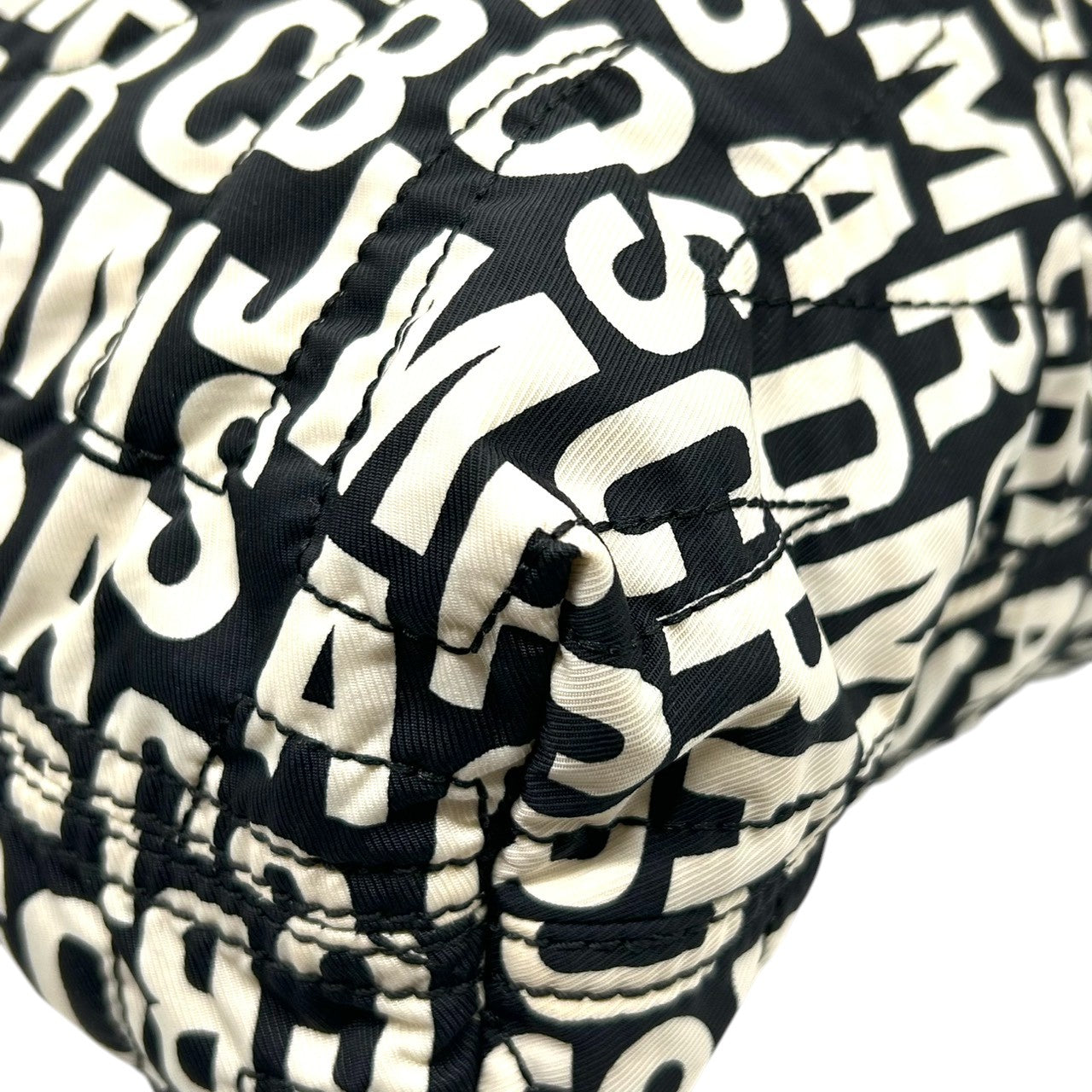 【美品／ポーチ付】マークバイマークジェイコブス 2WAY トートバッグ ナイロン ロゴ総柄 A4可 大容量 マザーズバッグ レディース MARC BY MARC JACOBS STANDARD SUPPLY ショルダーバッグ 軽量 U5