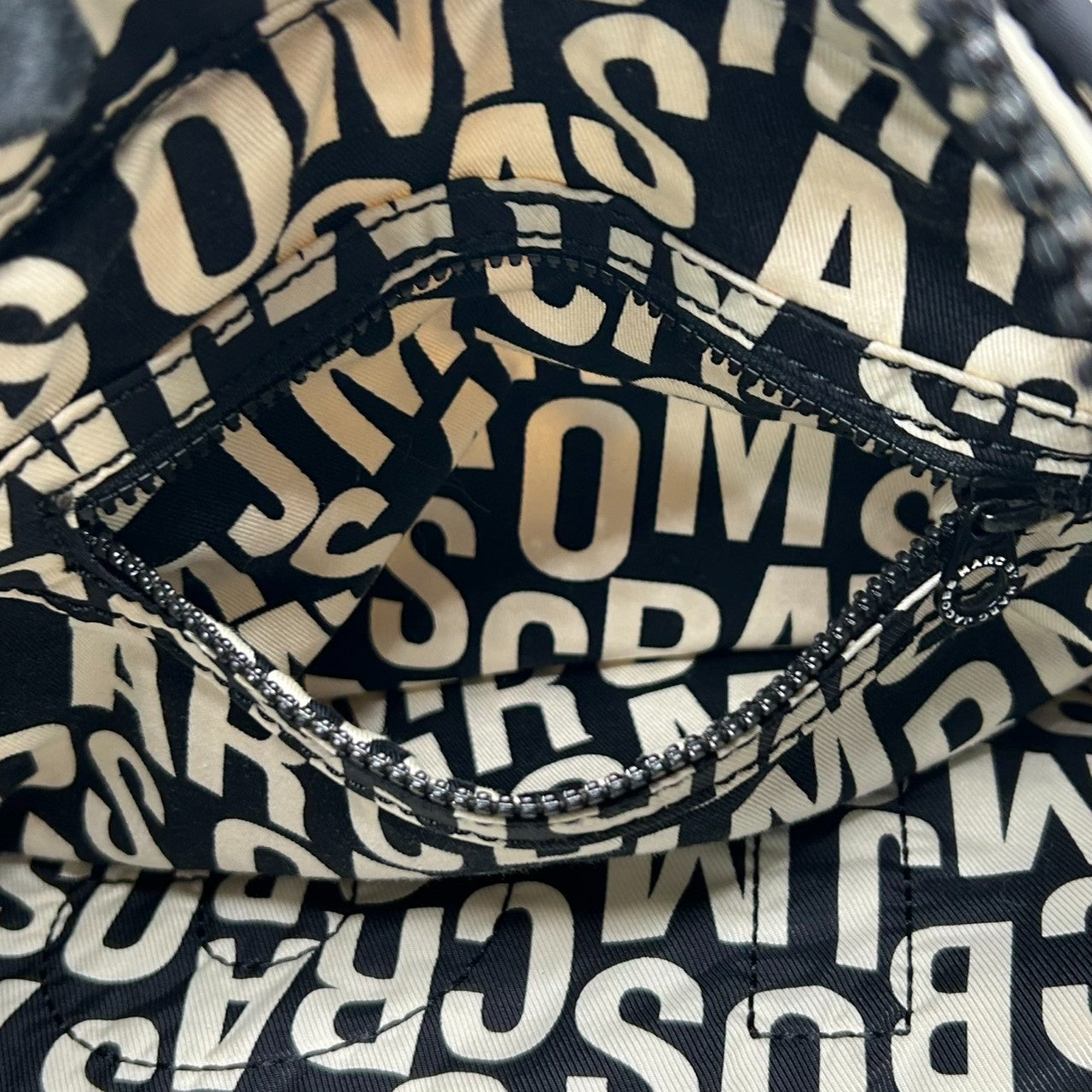 【美品／ポーチ付】マークバイマークジェイコブス 2WAY トートバッグ ナイロン ロゴ総柄 A4可 大容量 マザーズバッグ レディース MARC BY MARC JACOBS STANDARD SUPPLY ショルダーバッグ 軽量 U5