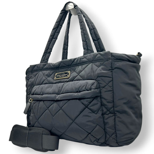 【美品】マークジェイコブス ナイロン キルティング 2WAY トートバッグ A4 PC可 大容量 マザーズバッグ ブラック レディース MARC JACOBS ショルダーバッグ 通勤通学 軽量 (ショルダーストラップ社外品) U5