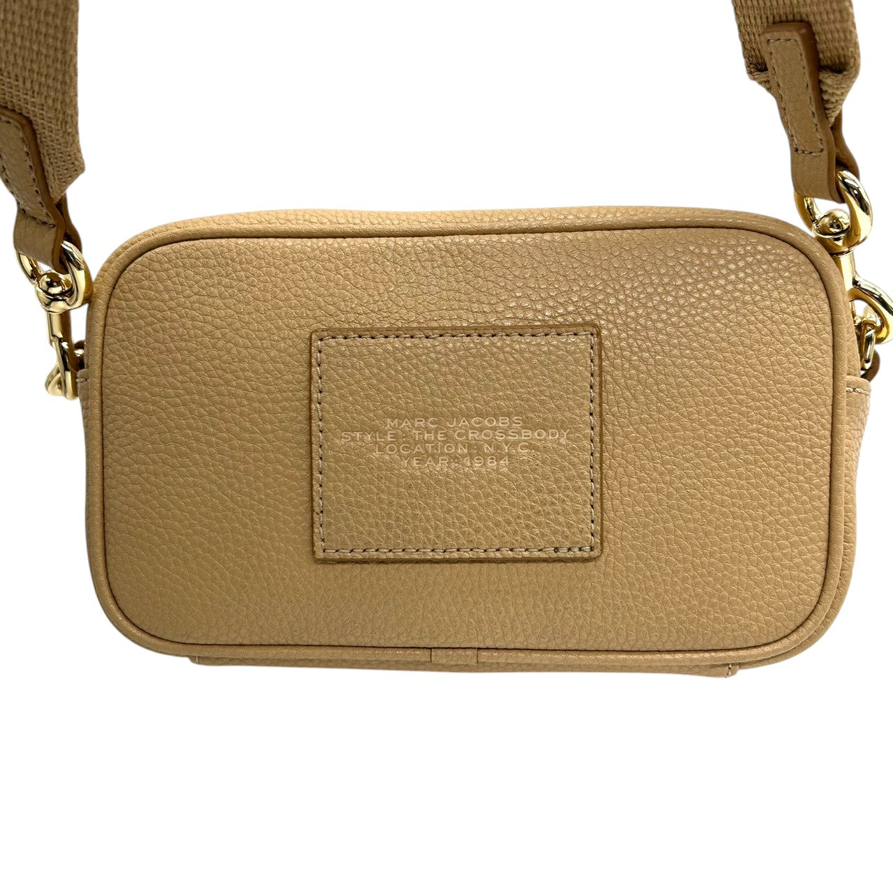【未使用品／極美品】マークジェイコブス THE CROSSBODY ショルダーバッグ レザー ベージュ レディース MARC JACOBS 斜め掛け カメラバッグ ポシェット コンパクト 新品同様 現行人気モデル H107L01FA21 U5