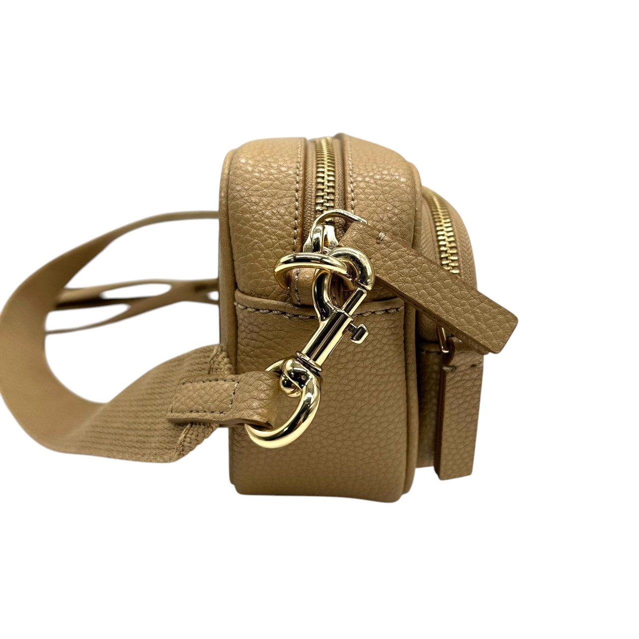 【未使用品／極美品】マークジェイコブス THE CROSSBODY ショルダーバッグ レザー ベージュ レディース MARC JACOBS 斜め掛け カメラバッグ ポシェット コンパクト 新品同様 現行人気モデル H107L01FA21 U5