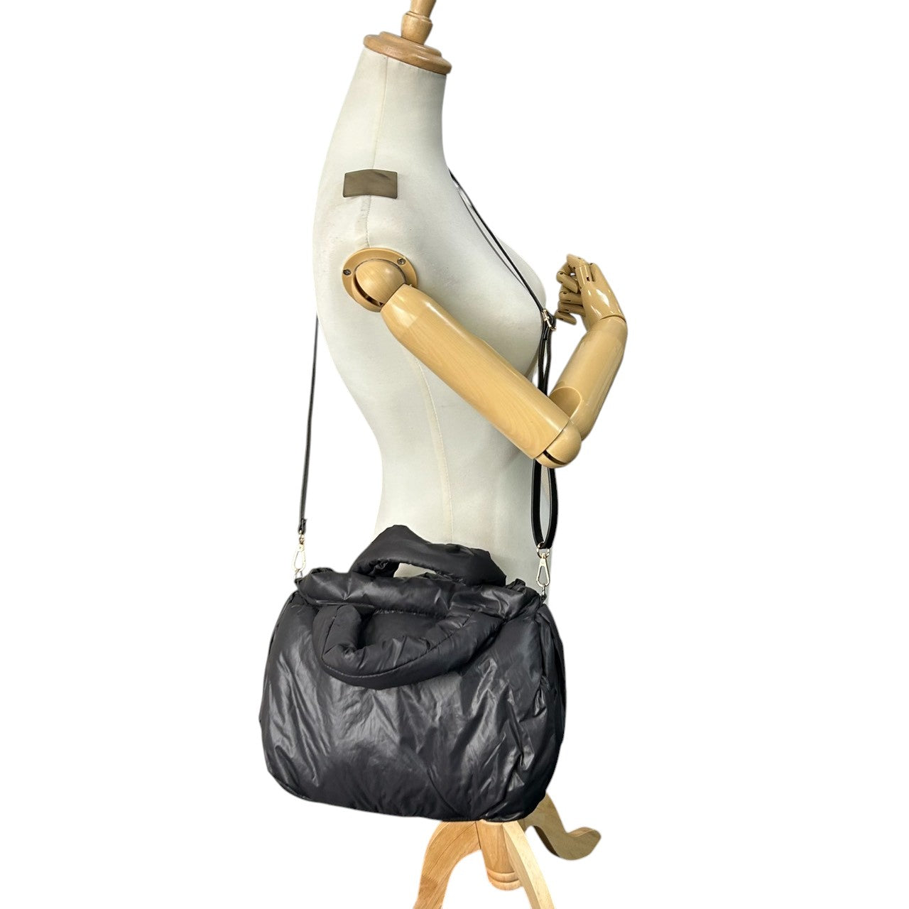 【美品】シーバイクロエ ジョイライダー 2WAY ハンドバッグ ナイロン ブラック レディース 斜め掛け可 大容量 軽量 SEE BY CHLOE JOY RIDER ふんわり パデッドバッグ (ショルダーストラップ社外品) U5