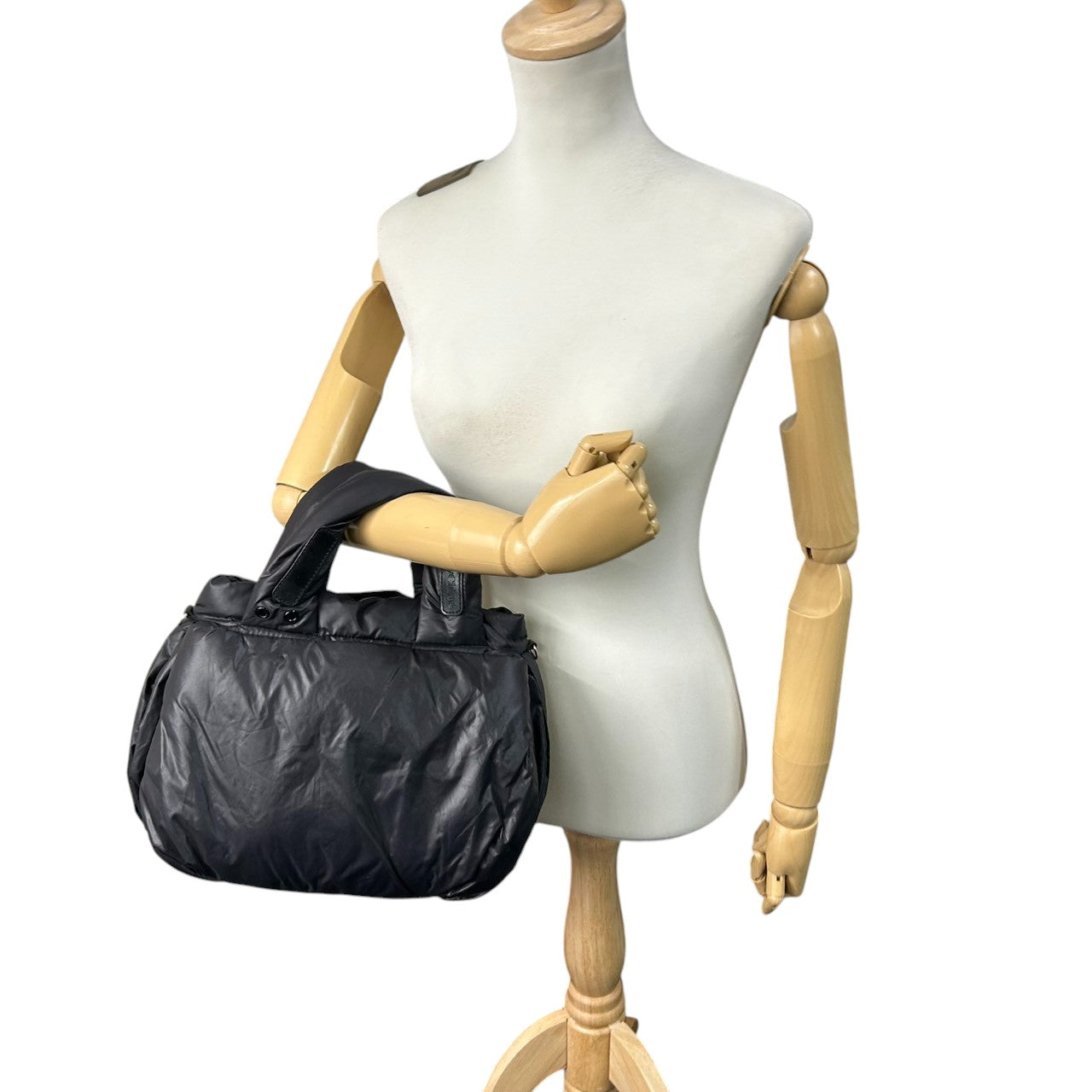 【美品】シーバイクロエ ジョイライダー 2WAY ハンドバッグ ナイロン ブラック レディース 斜め掛け可 大容量 軽量 SEE BY CHLOE JOY RIDER ふんわり パデッドバッグ (ショルダーストラップ社外品) U5