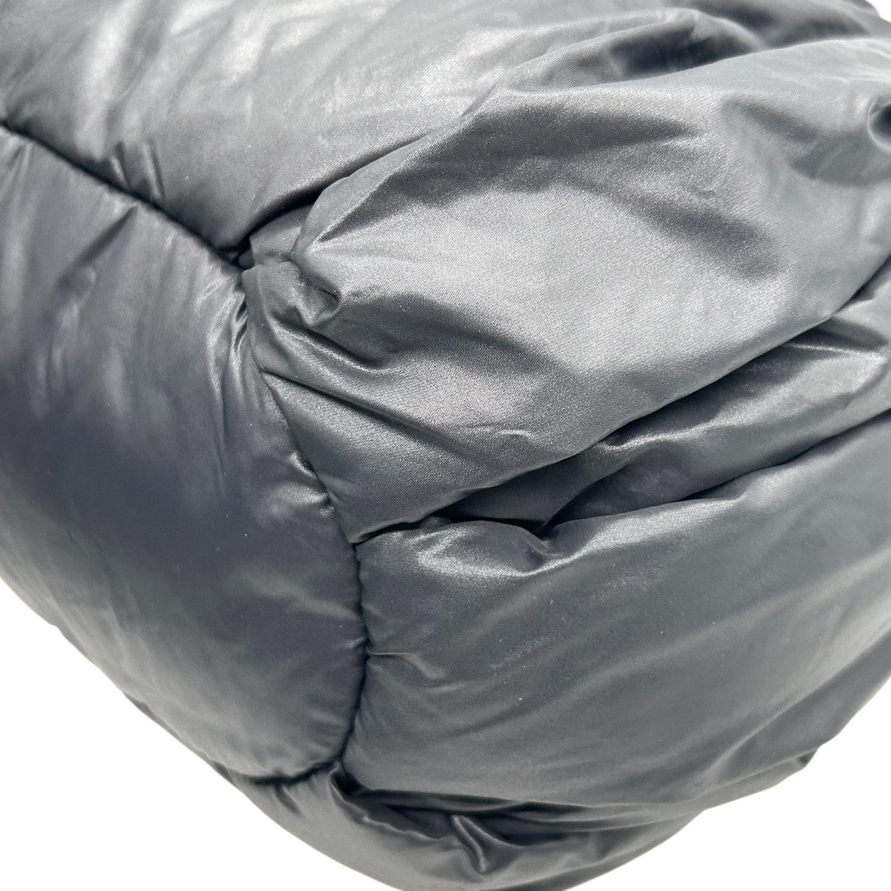 【美品】シーバイクロエ ジョイライダー 2WAY ハンドバッグ ナイロン ブラック レディース 斜め掛け可 大容量 軽量 SEE BY CHLOE JOY RIDER ふんわり パデッドバッグ (ショルダーストラップ社外品) U5