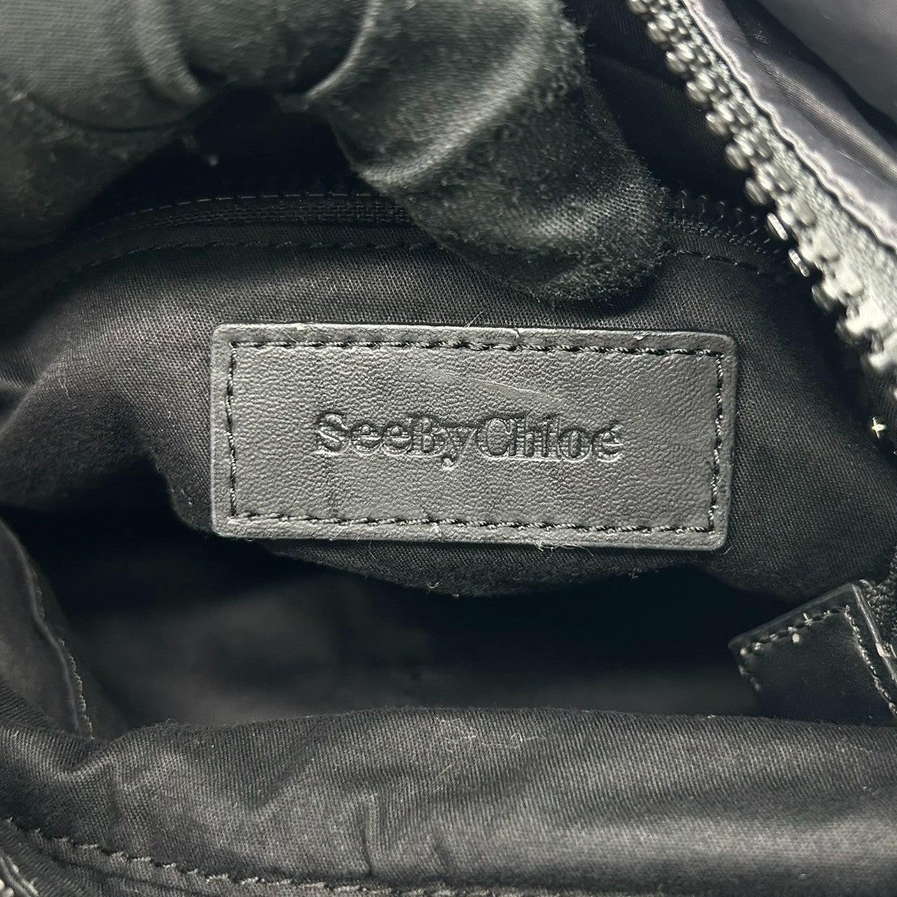 【美品】シーバイクロエ ジョイライダー 2WAY ハンドバッグ ナイロン ブラック レディース 斜め掛け可 大容量 軽量 SEE BY CHLOE JOY RIDER ふんわり パデッドバッグ (ショルダーストラップ社外品) U5