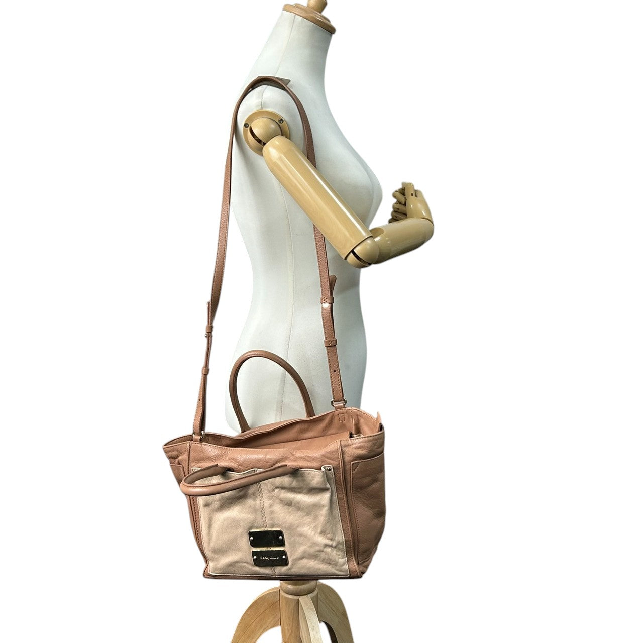 【美品／付属品完備】シーバイクロエ APRIL 2WAY ハンドバッグ ショルダーバッグ レザー バイカラー A4可 レディース 斜め掛け可 SEE BY CHLOE ピンクベージュ 大容量 ロゴプレート 通勤通学 エレガント U7