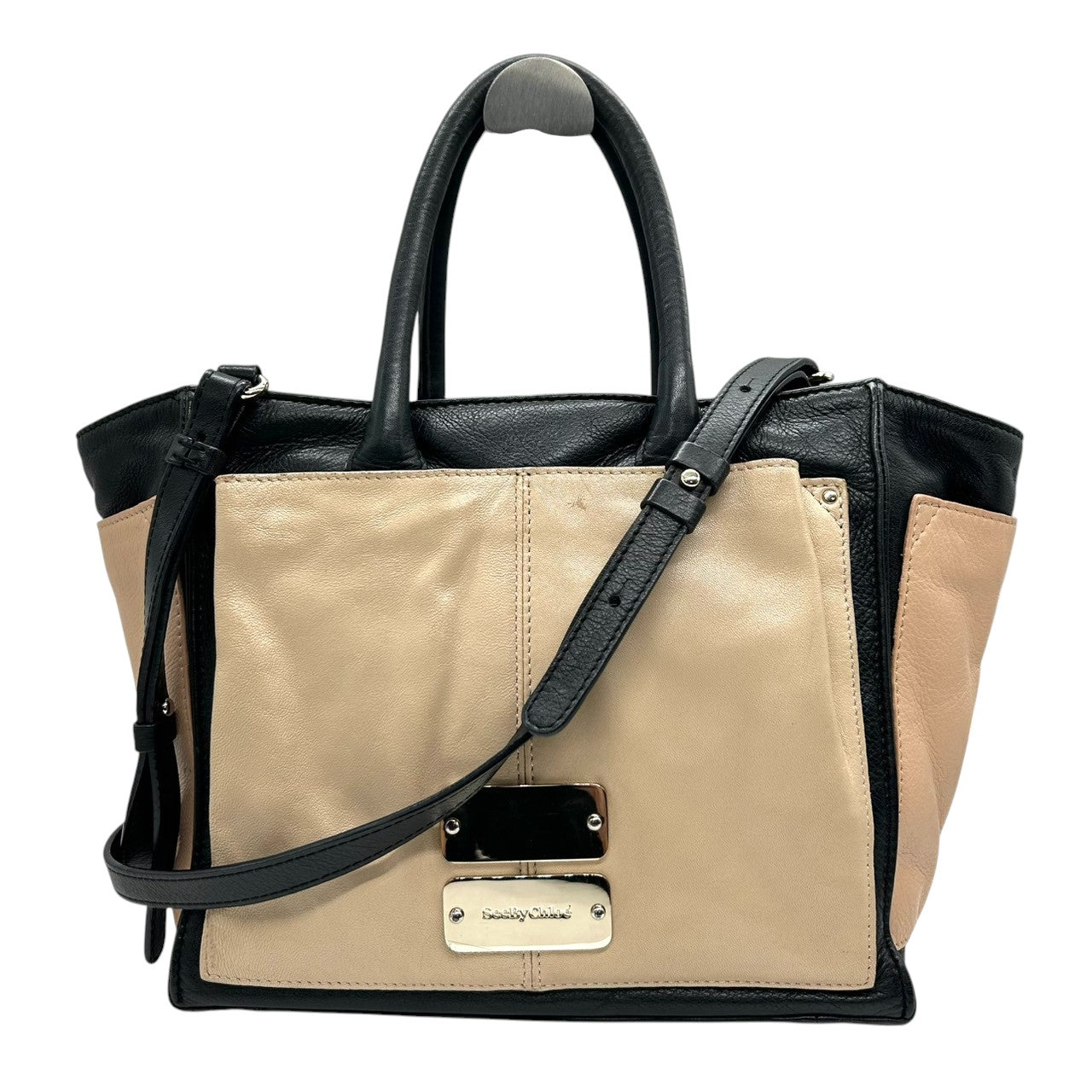 シーバイクロエ APRIL 2WAY ハンドバッグ ショルダーバッグ レザー バイカラー A4可 レディース 斜め掛け可 SEE BY CHLOE ブラック ベージュ 大容量 ロゴプレート 通勤通学 エレガント 自立可 U7