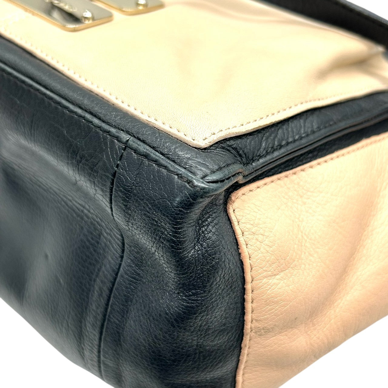 シーバイクロエ APRIL 2WAY ハンドバッグ ショルダーバッグ レザー バイカラー A4可 レディース 斜め掛け可 SEE BY CHLOE ブラック ベージュ 大容量 ロゴプレート 通勤通学 エレガント 自立可 U7