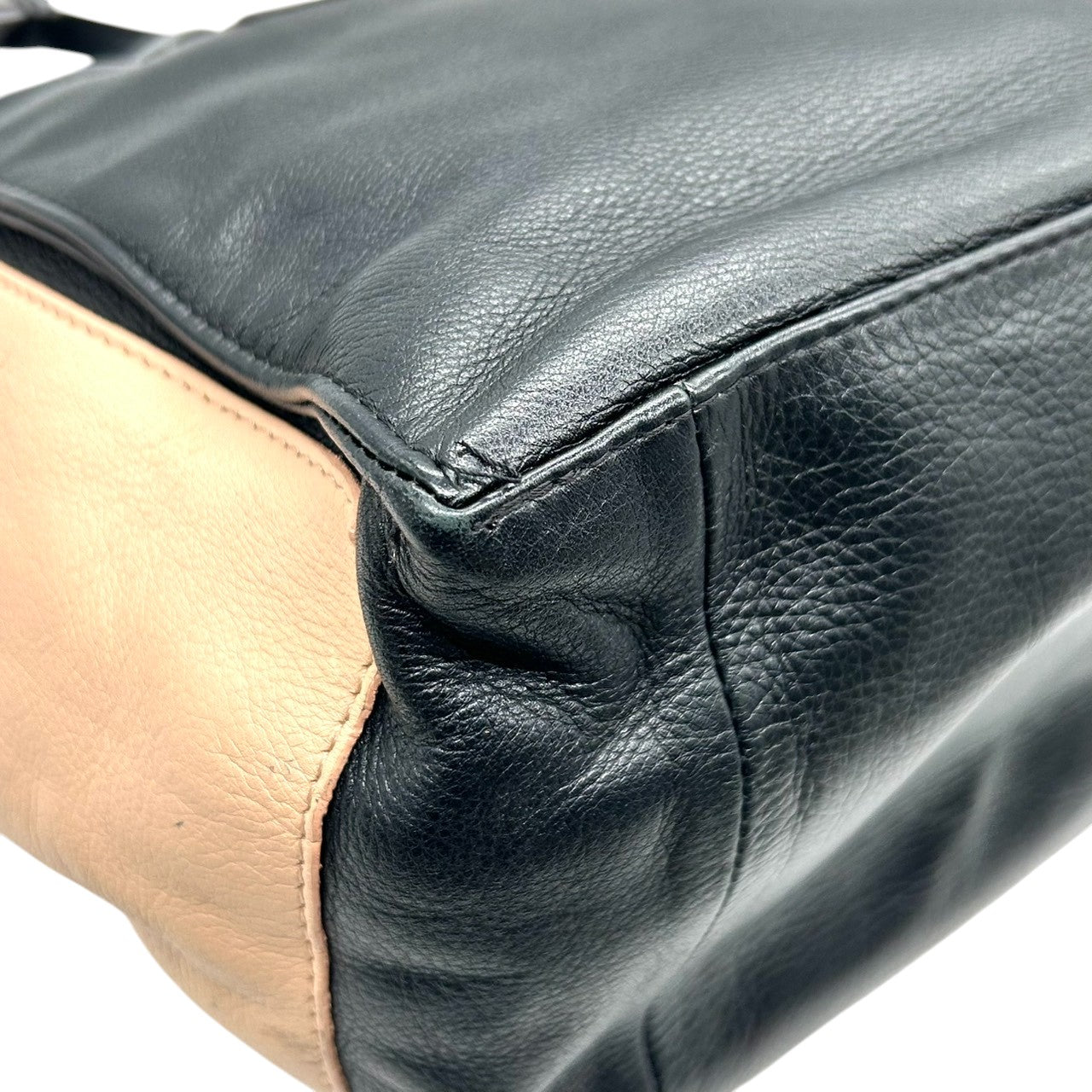 シーバイクロエ APRIL 2WAY ハンドバッグ ショルダーバッグ レザー バイカラー A4可 レディース 斜め掛け可 SEE BY CHLOE ブラック ベージュ 大容量 ロゴプレート 通勤通学 エレガント 自立可 U7