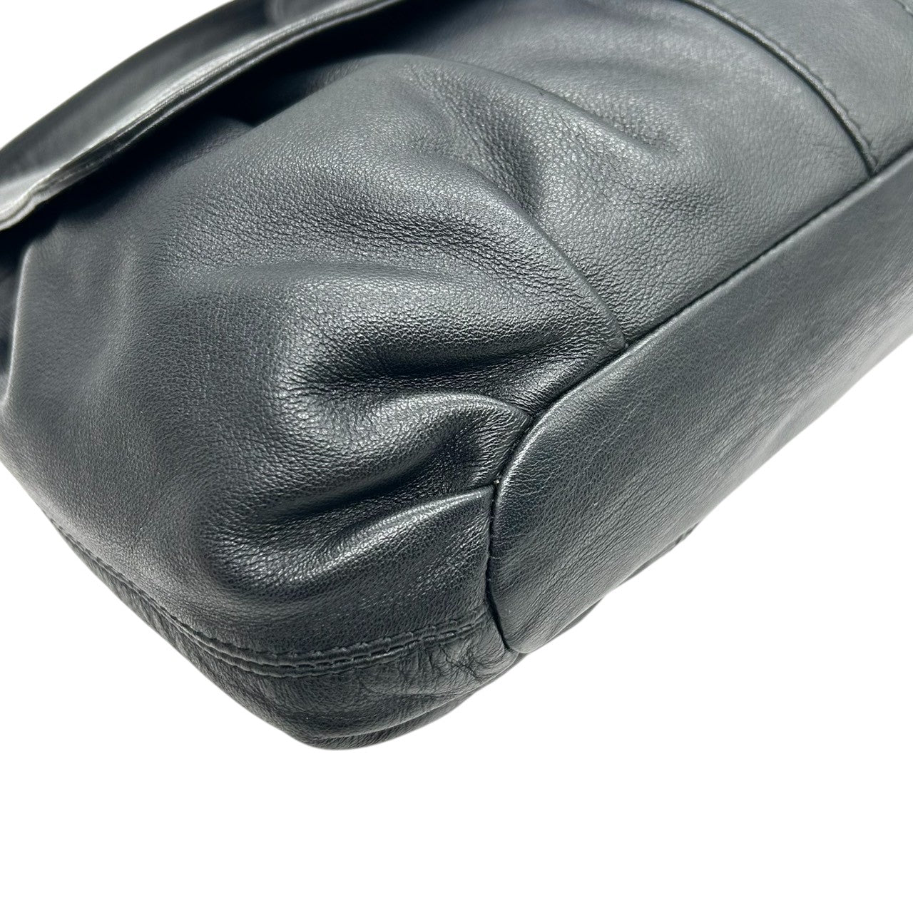 【美品】シーバイクロエ 本革レザー ショルダーバッグ フラップバッグ リボンモチーフ ゴールドロゴプレート ブラック レディース 斜め掛け可 肩掛け クロスボディ エレガント フェミニン 上品 大人可愛い クラシックデザイン U9