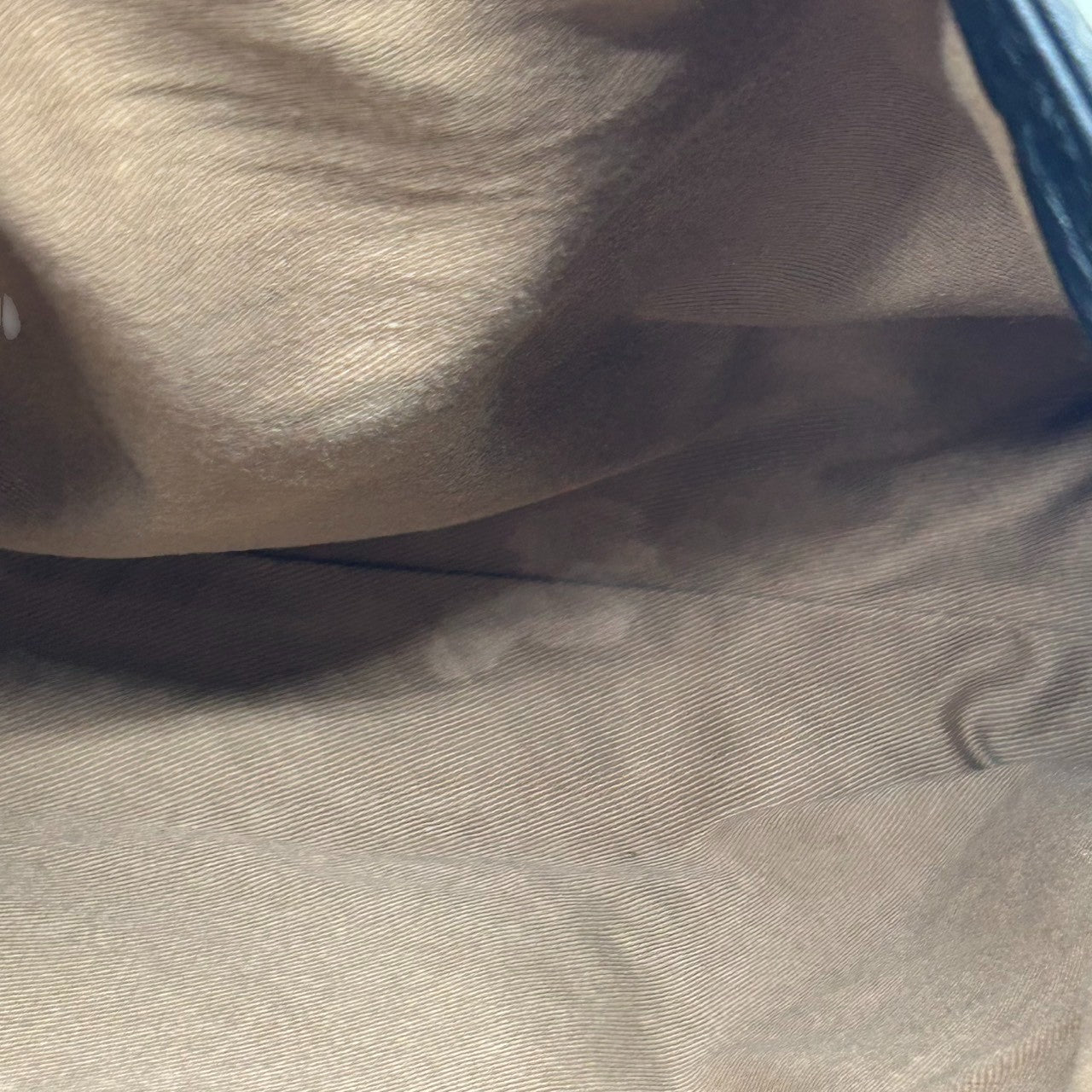 【美品】シーバイクロエ 本革レザー ショルダーバッグ フラップバッグ リボンモチーフ ゴールドロゴプレート ブラック レディース 斜め掛け可 肩掛け クロスボディ エレガント フェミニン 上品 大人可愛い クラシックデザイン U9