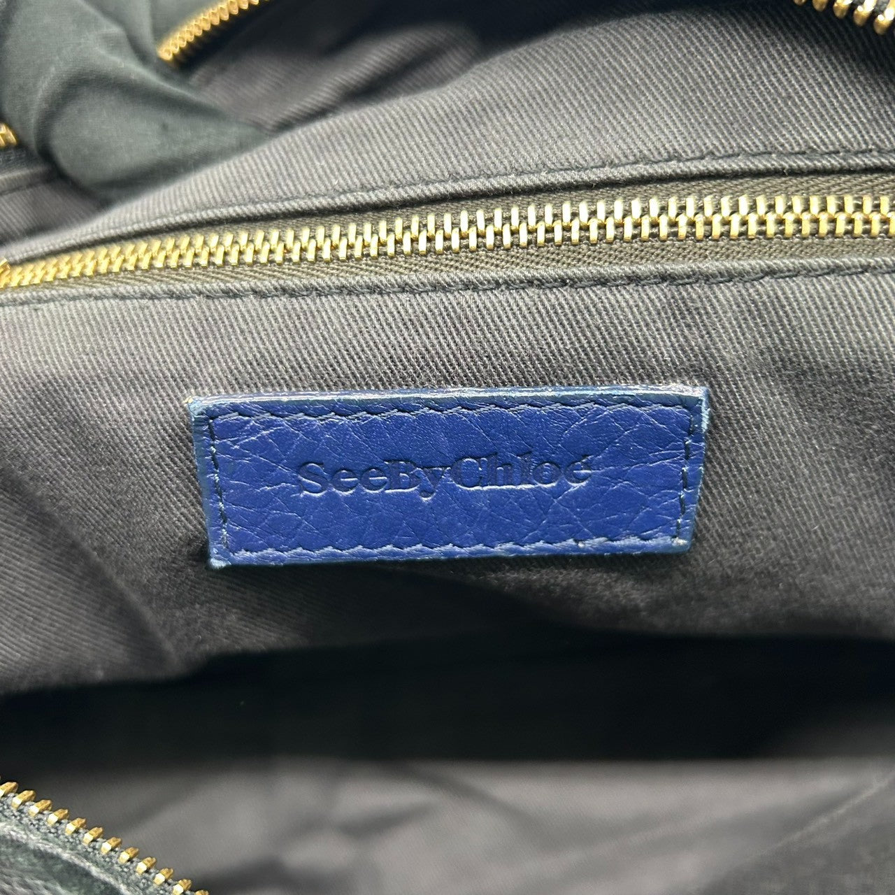 シーバイクロエ APRIL 2WAY ハンドバッグ ショルダーバッグ レザー トリコロール A4可 レディース 斜め掛け可 SEE BY CHLOE ブラック ベージュ ブルー 大容量 ロゴプレート 通勤通学 エレガント 自立可 U9