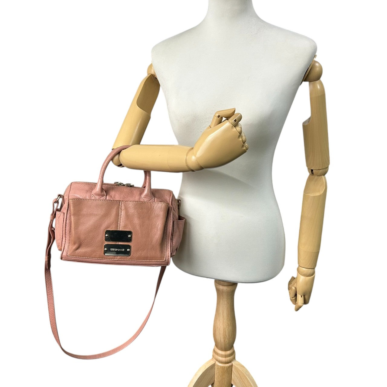 【美品】シーバイクロエ APRIL 2WAY ハンドバッグ ショルダーバッグ レザー バイカラー ピンクベージュ レディース 斜め掛け可 SEE BY CHLOE エイプリル ロゴプレート エレガント フェミニン コンパクトデザイン U9