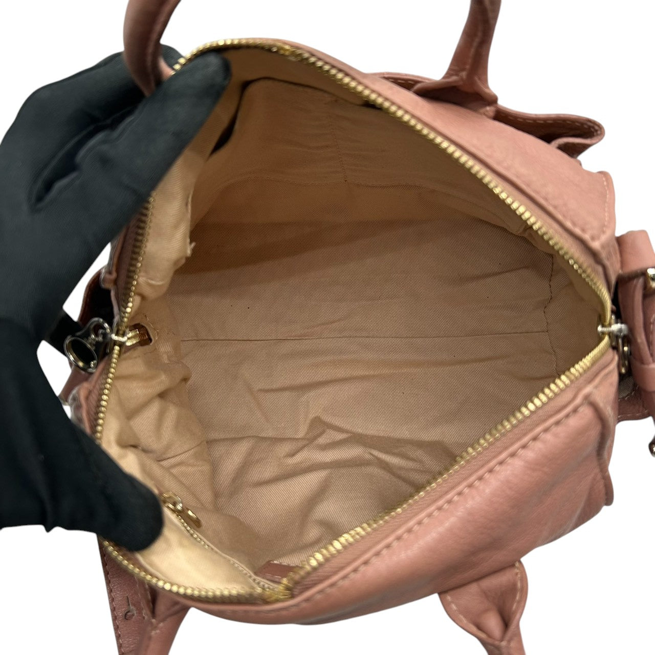 【美品】シーバイクロエ APRIL 2WAY ハンドバッグ ショルダーバッグ レザー バイカラー ピンクベージュ レディース 斜め掛け可 SEE BY CHLOE エイプリル ロゴプレート エレガント フェミニン コンパクトデザイン U9