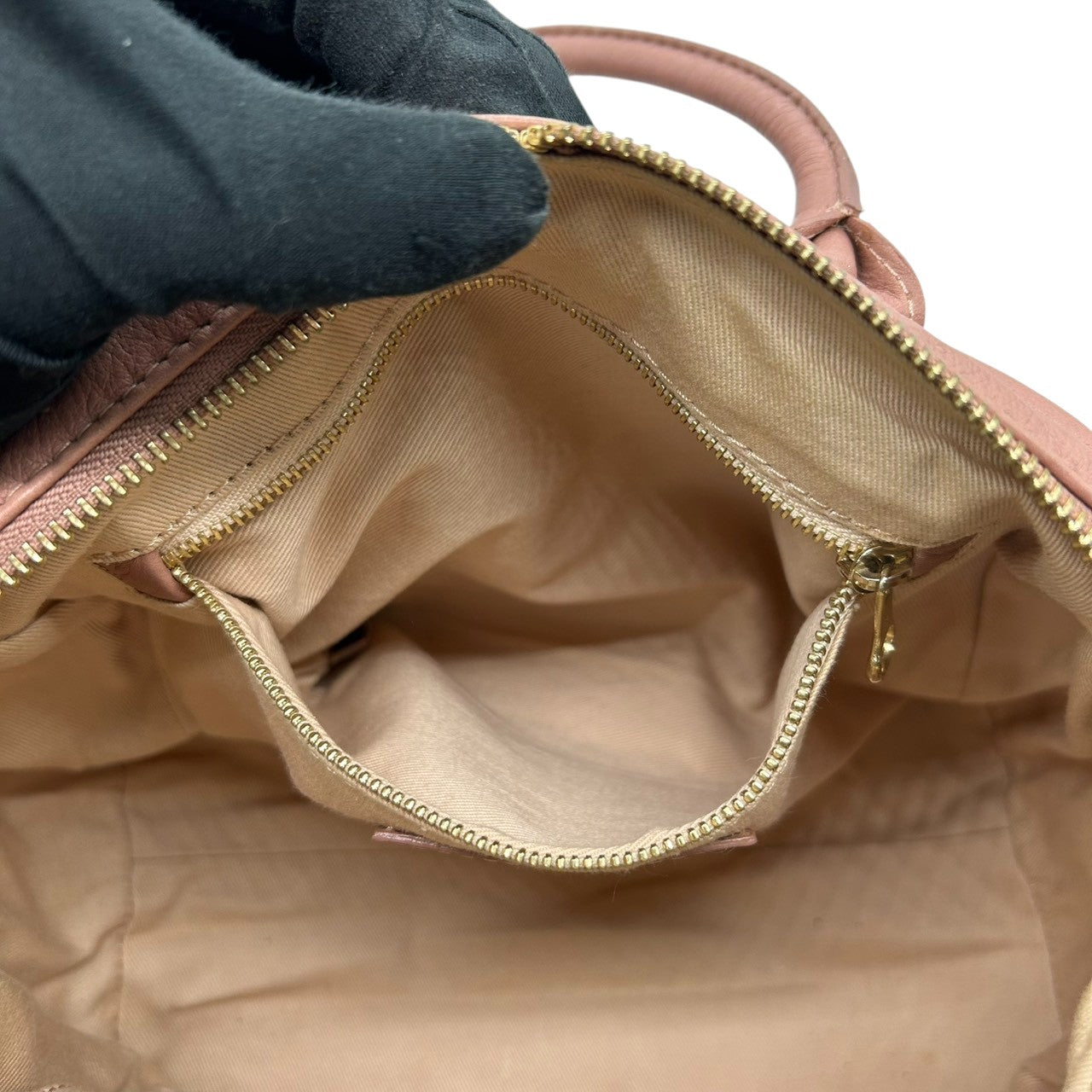 【美品】シーバイクロエ APRIL 2WAY ハンドバッグ ショルダーバッグ レザー バイカラー ピンクベージュ レディース 斜め掛け可 SEE BY CHLOE エイプリル ロゴプレート エレガント フェミニン コンパクトデザイン U9