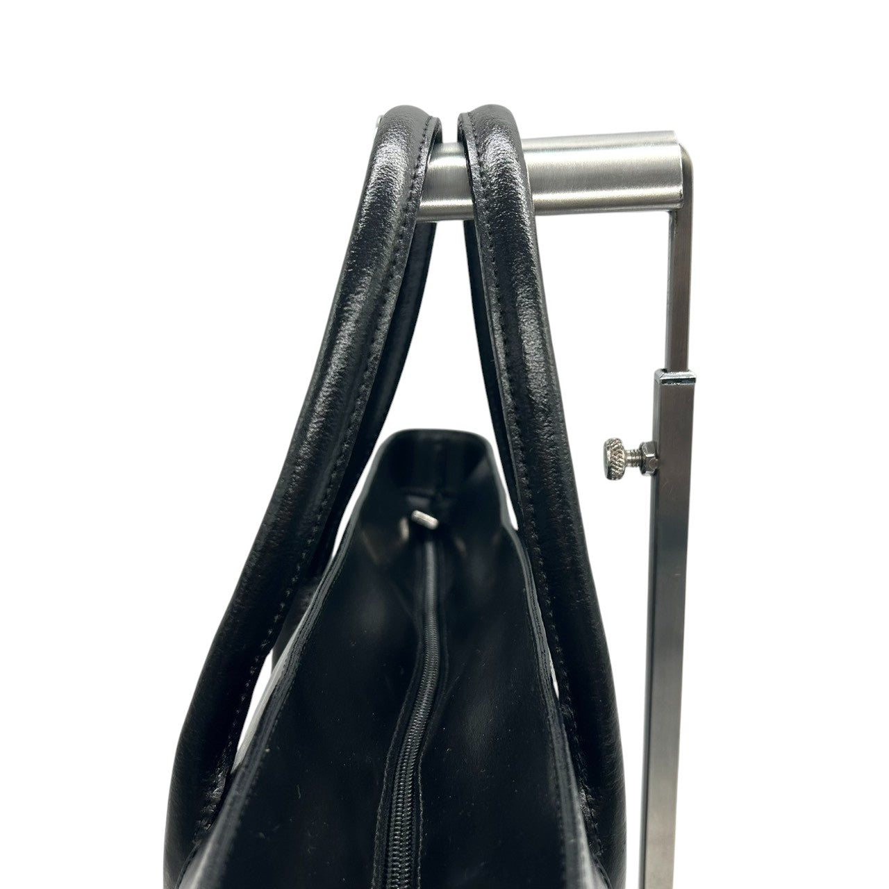 フルラ FURLA レザー トートバッグ ハンドバッグ ビジネスバッグ A4ファイル PC収納可 肩掛け可 通勤通学 書類鞄 大容量 自立可 ブラック 黒 レディース シンプル エレガント フォーマル イタリア製 上品なデザイン s29