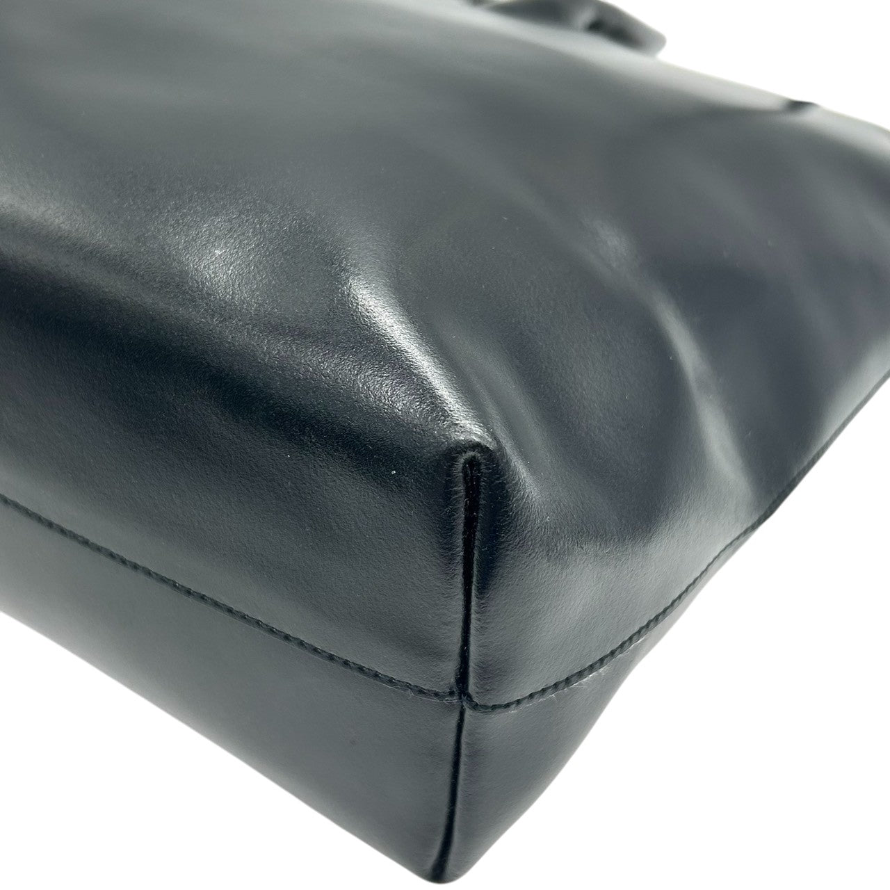 フルラ FURLA レザー トートバッグ ハンドバッグ ビジネスバッグ A4ファイル PC収納可 肩掛け可 通勤通学 書類鞄 大容量 自立可 ブラック 黒 レディース シンプル エレガント フォーマル イタリア製 上品なデザイン s29