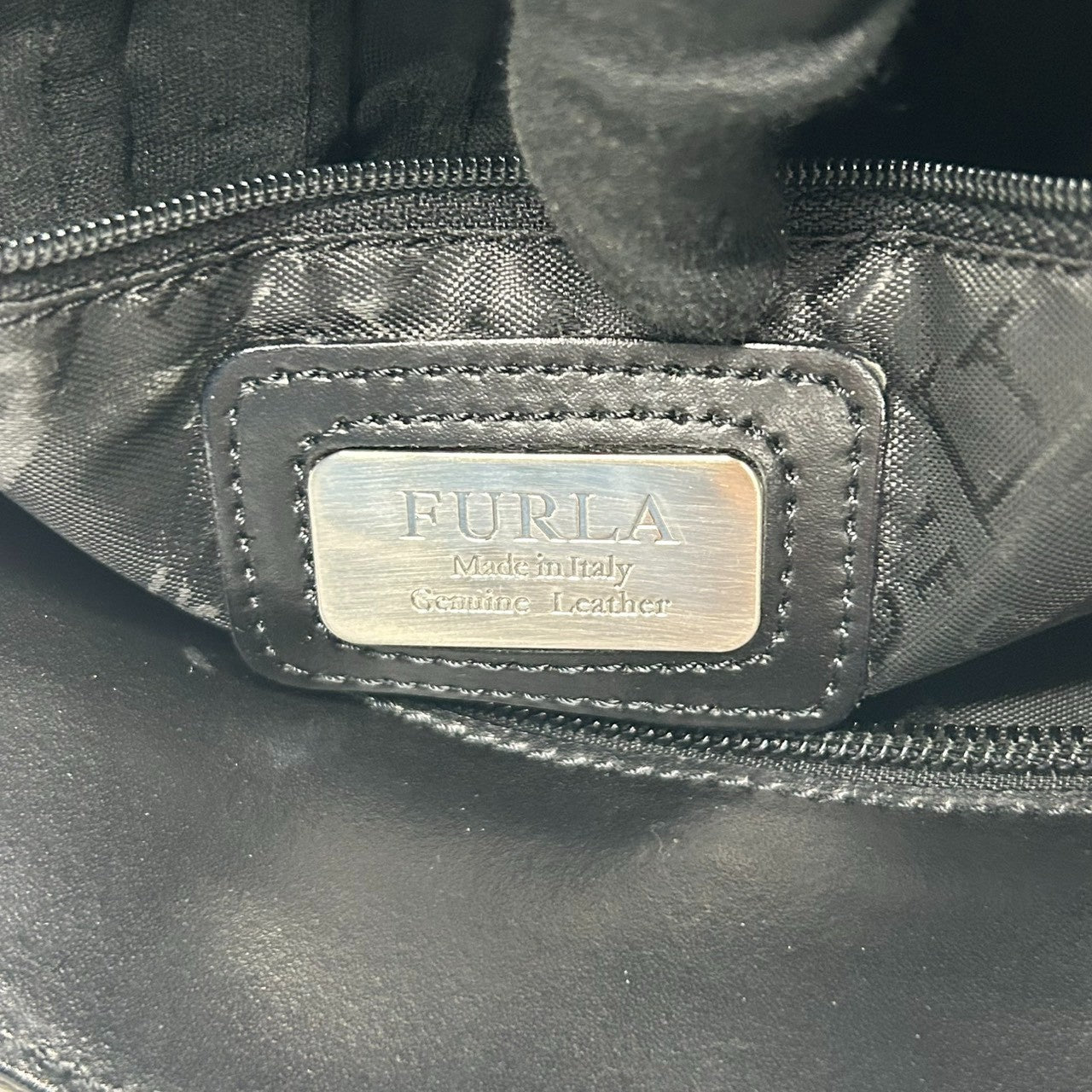 フルラ FURLA レザー トートバッグ ハンドバッグ ビジネスバッグ A4ファイル PC収納可 肩掛け可 通勤通学 書類鞄 大容量 自立可 ブラック 黒 レディース シンプル エレガント フォーマル イタリア製 上品なデザイン s29