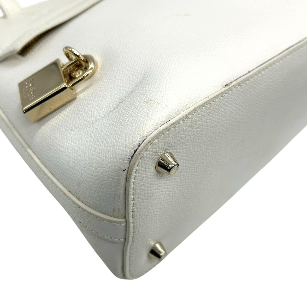 フルラ パイパー 2WAY ハンドバッグ ショルダーバッグ レザー ホワイト 白 レディース FURLA PIPER 斜め掛け可 クロスボディ ドーム型 カデナ 南京錠付き エレガント 定番人気モデル 自立可 s43