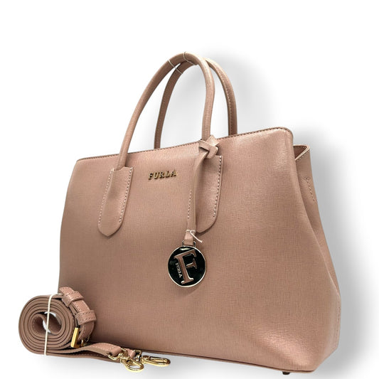 【美品】フルラ テッサ 2WAY ハンドバッグ ショルダーバッグ A4可 レザー ピンクベージュ レディース FURLA TESSA 斜め掛け可 通勤通学 ビジネス 自立可 Fチャーム付き エレガント フェミニン 人気モデル s43